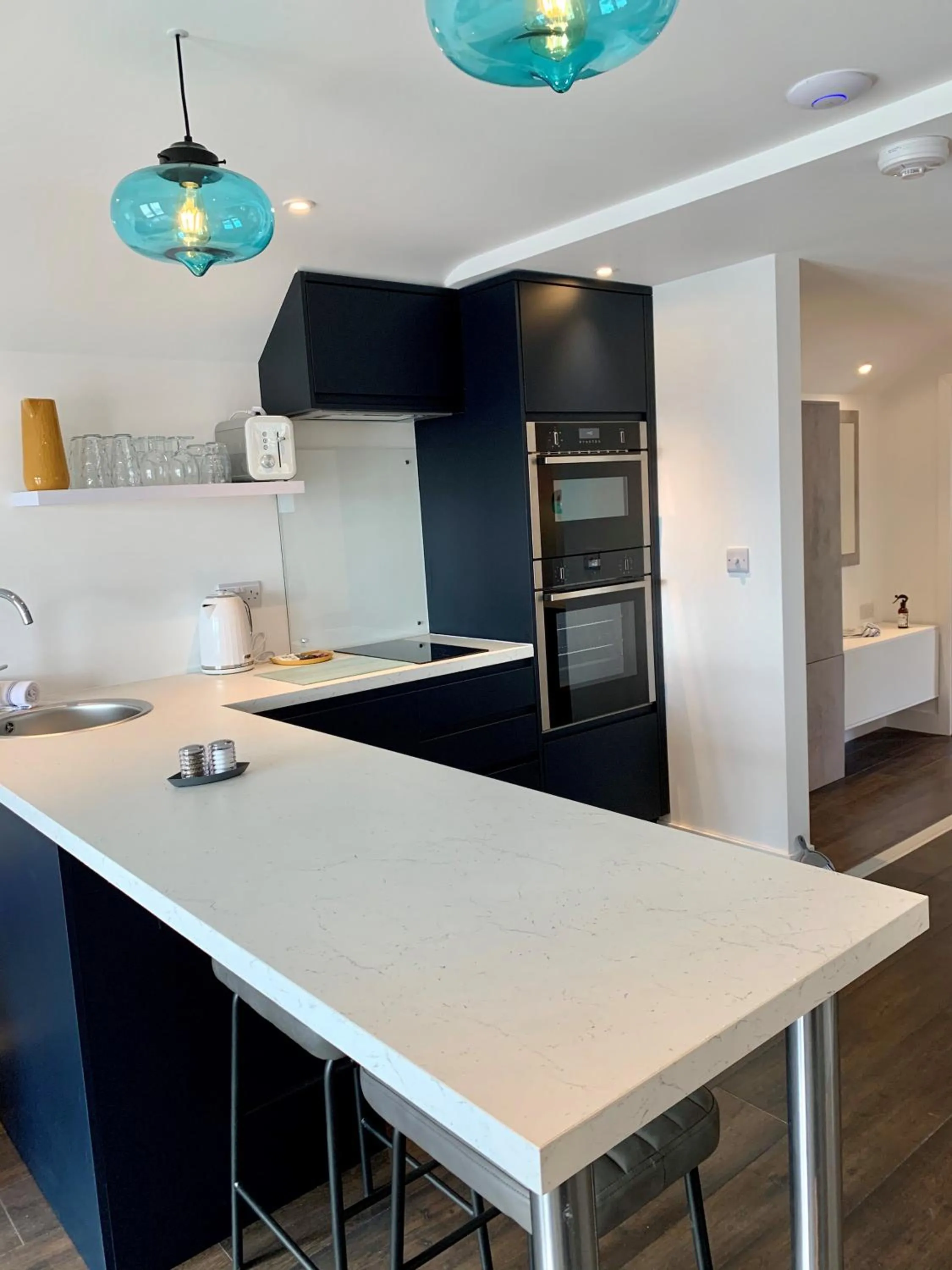 Modern studio apartment with stunning views!