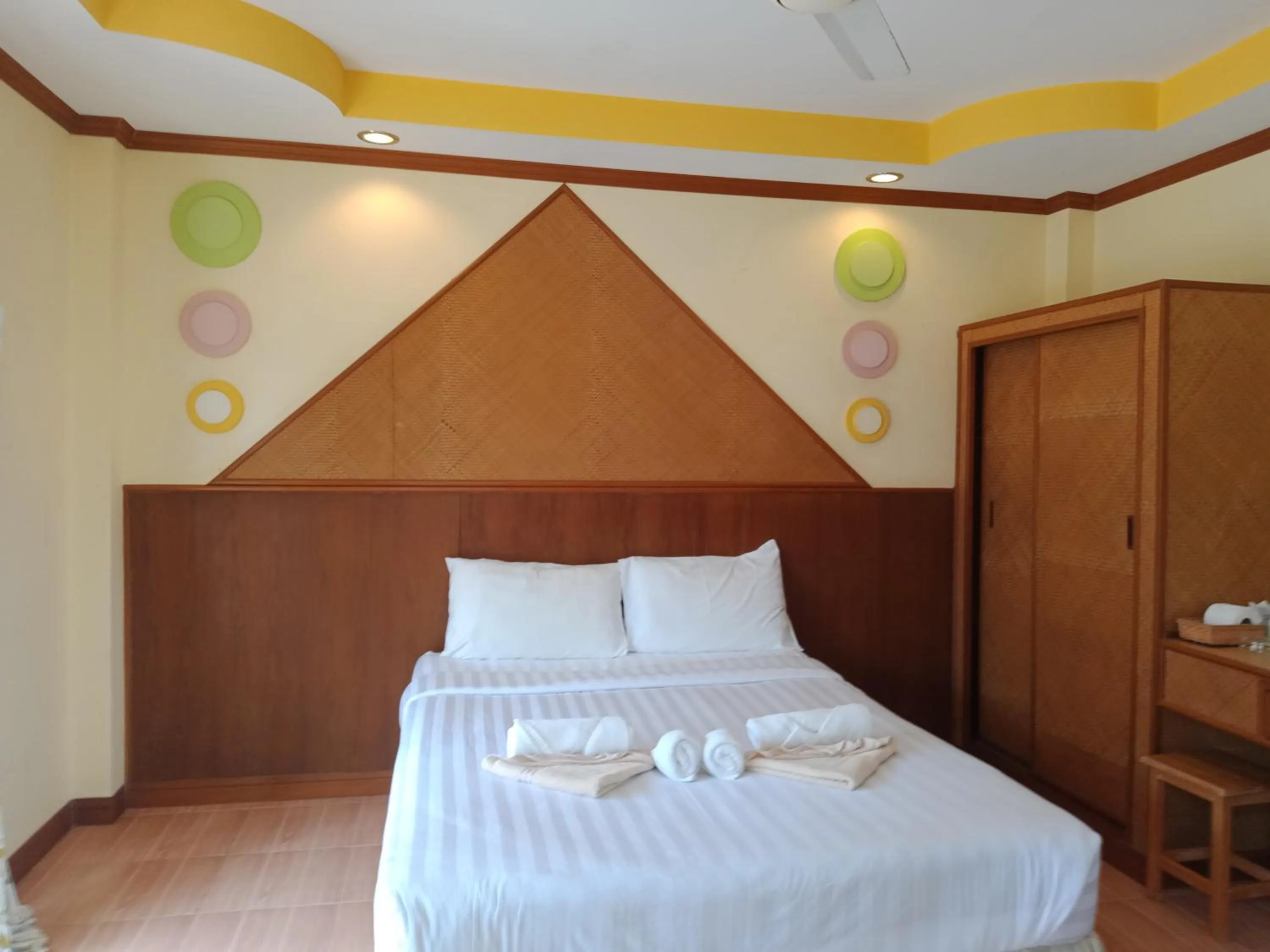 Bed in Bow Thong Beach Resort