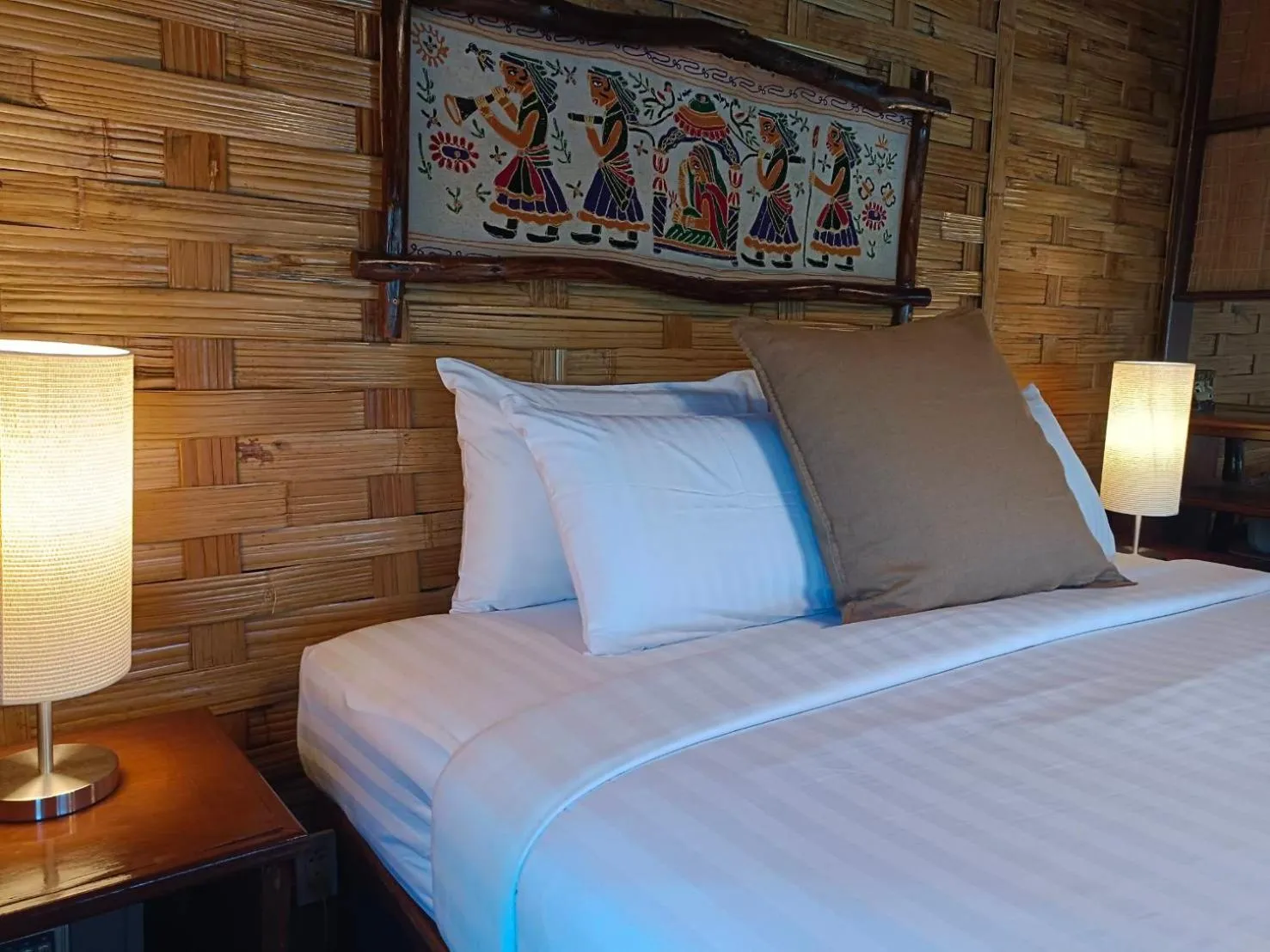 Bed in Nangyuan Island Dive Resort