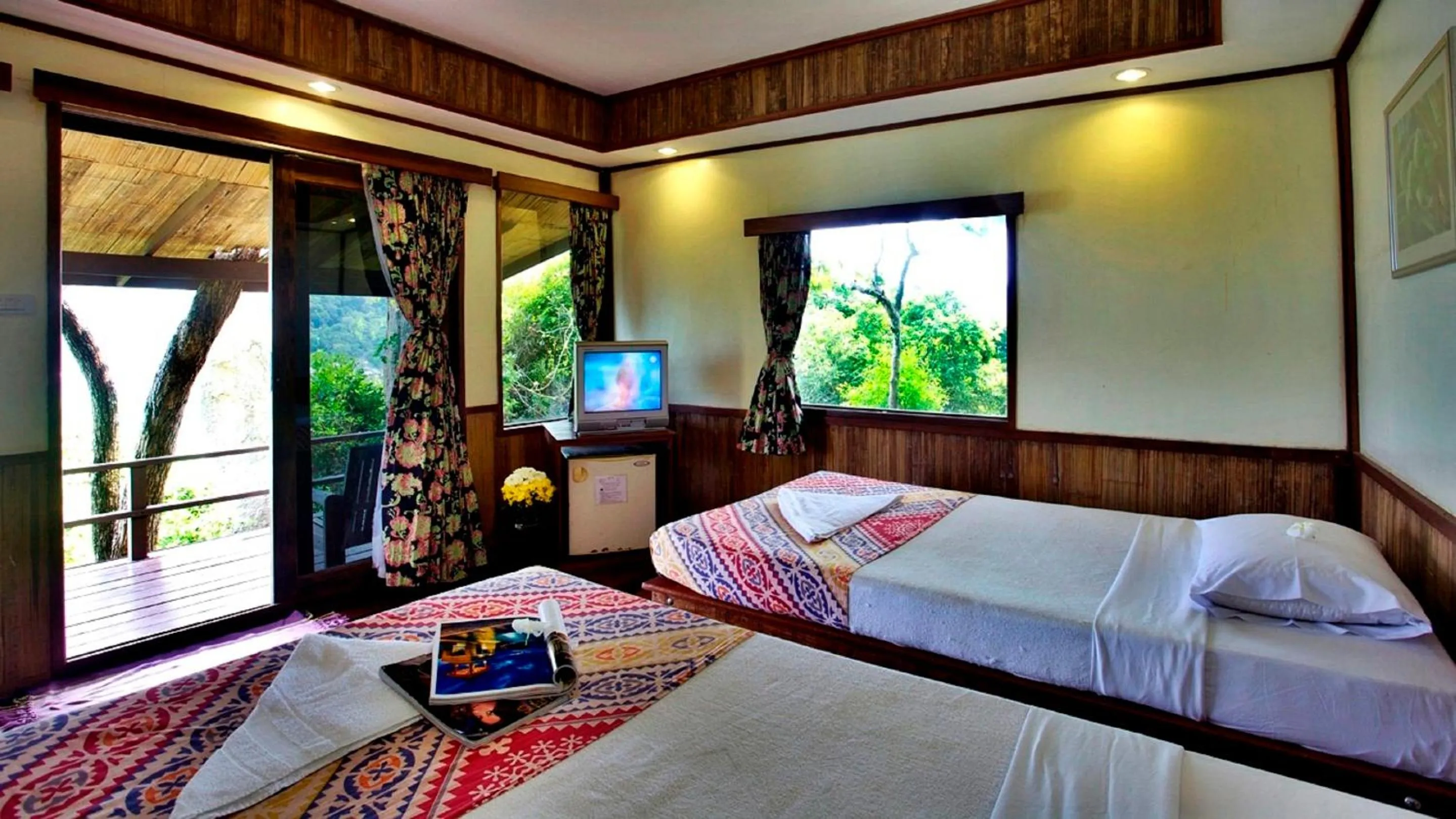 Standard Double or Twin Room with Balcony in Nangyuan Island Dive Resort