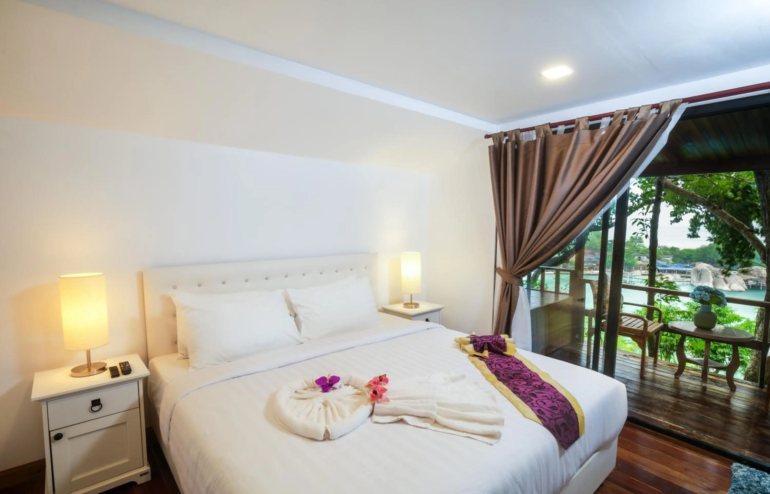 Bedroom, Bed in Nangyuan Island Dive Resort