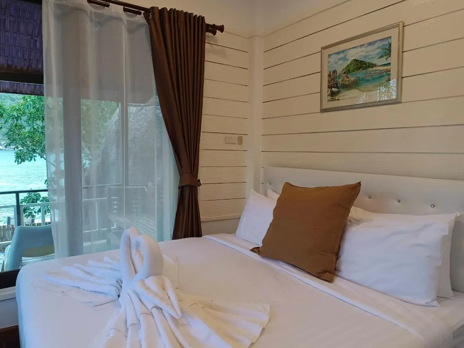 Bed in Nangyuan Island Dive Resort Bed in Nangyuan Island Dive Resort