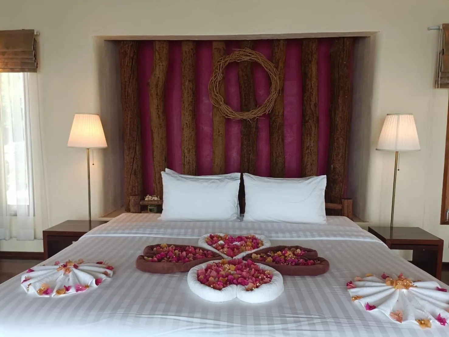 Bed in Nangyuan Island Dive Resort