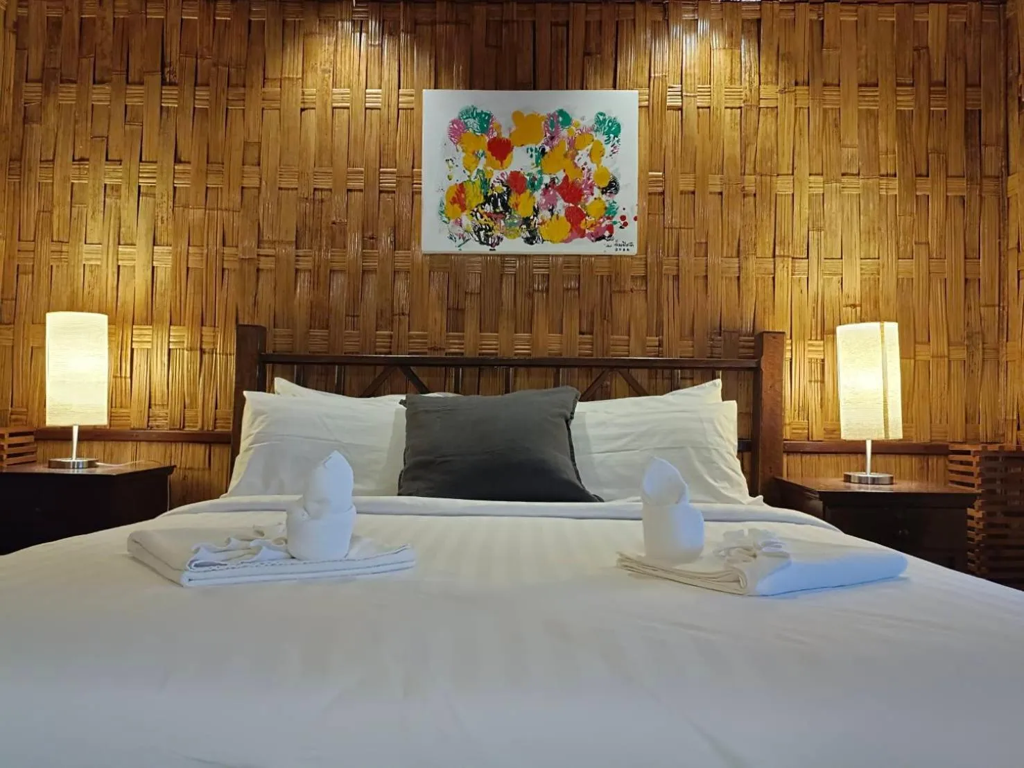 Bed in Nangyuan Island Dive Resort