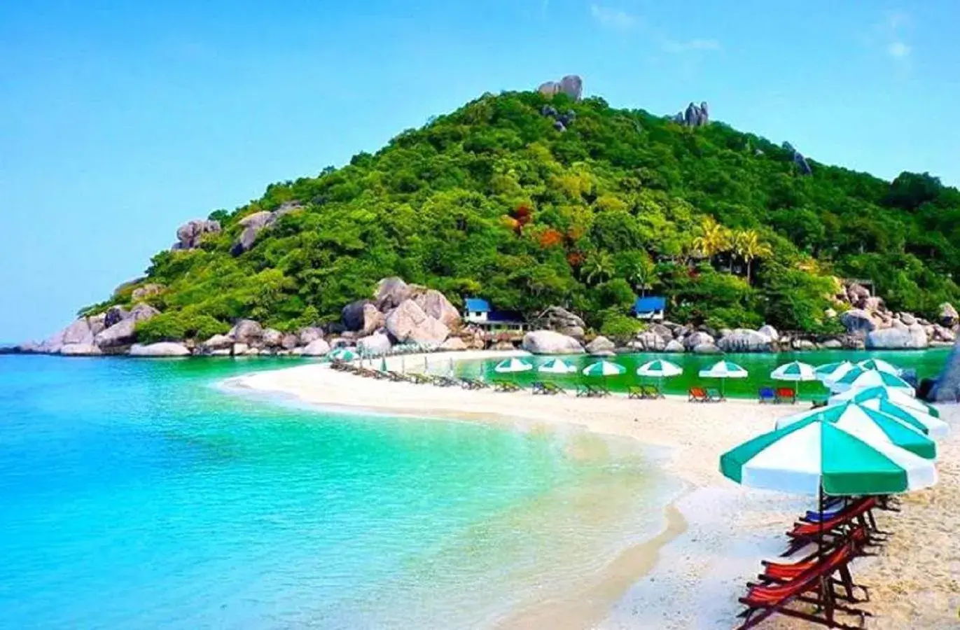 Mountain view in Nangyuan Island Dive Resort Mountain view in Nangyuan Island Dive Resort