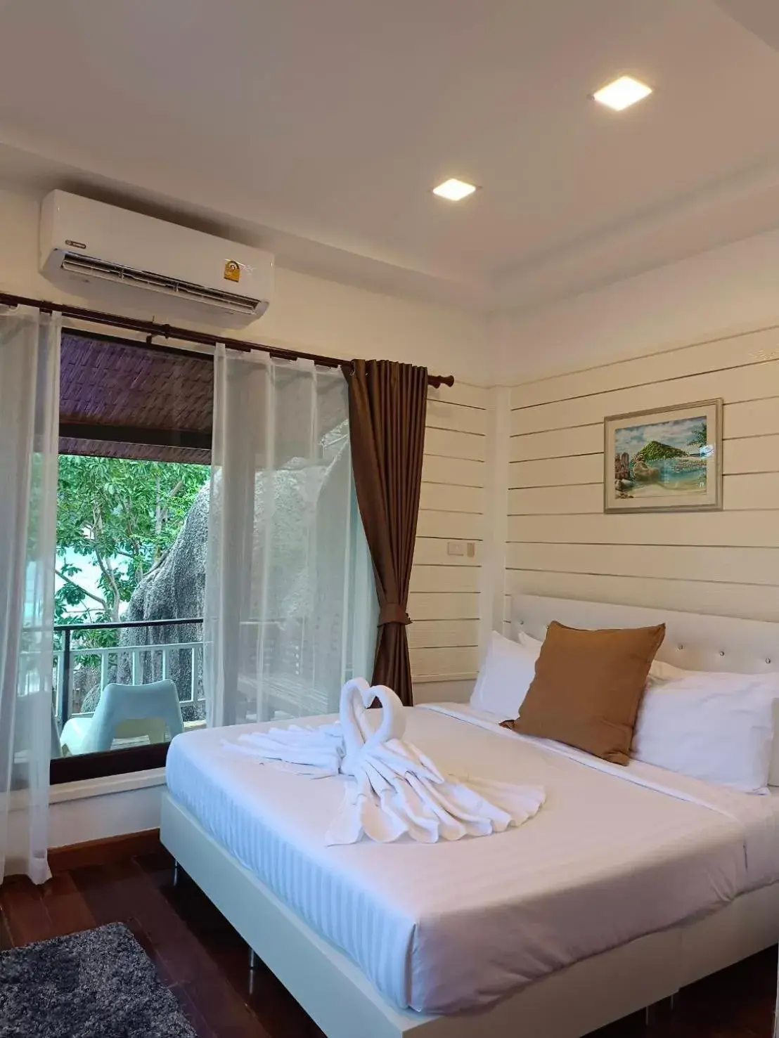 Bed in Nangyuan Island Dive Resort Bed in Nangyuan Island Dive Resort