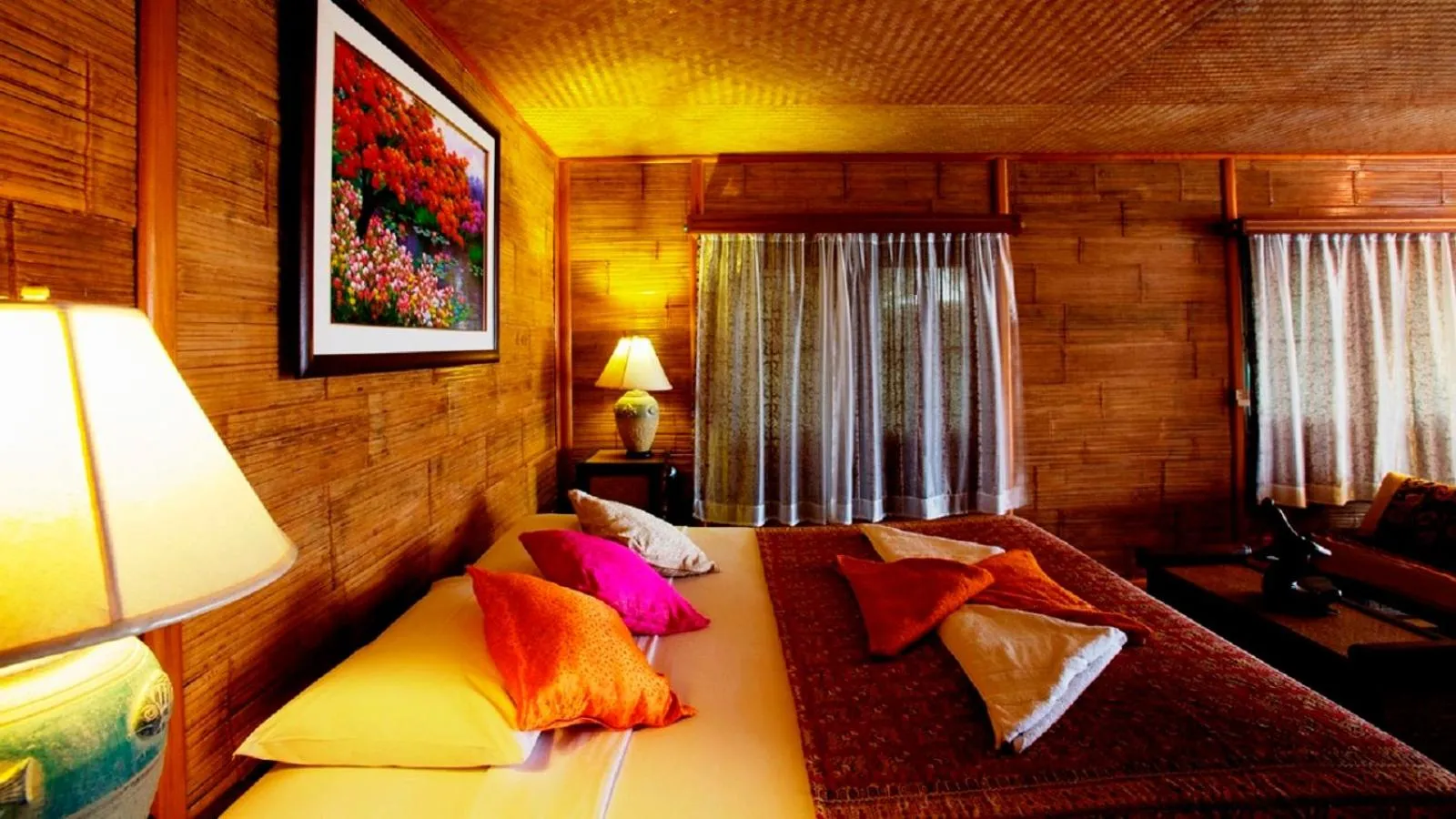 Bed in Nangyuan Island Dive Resort