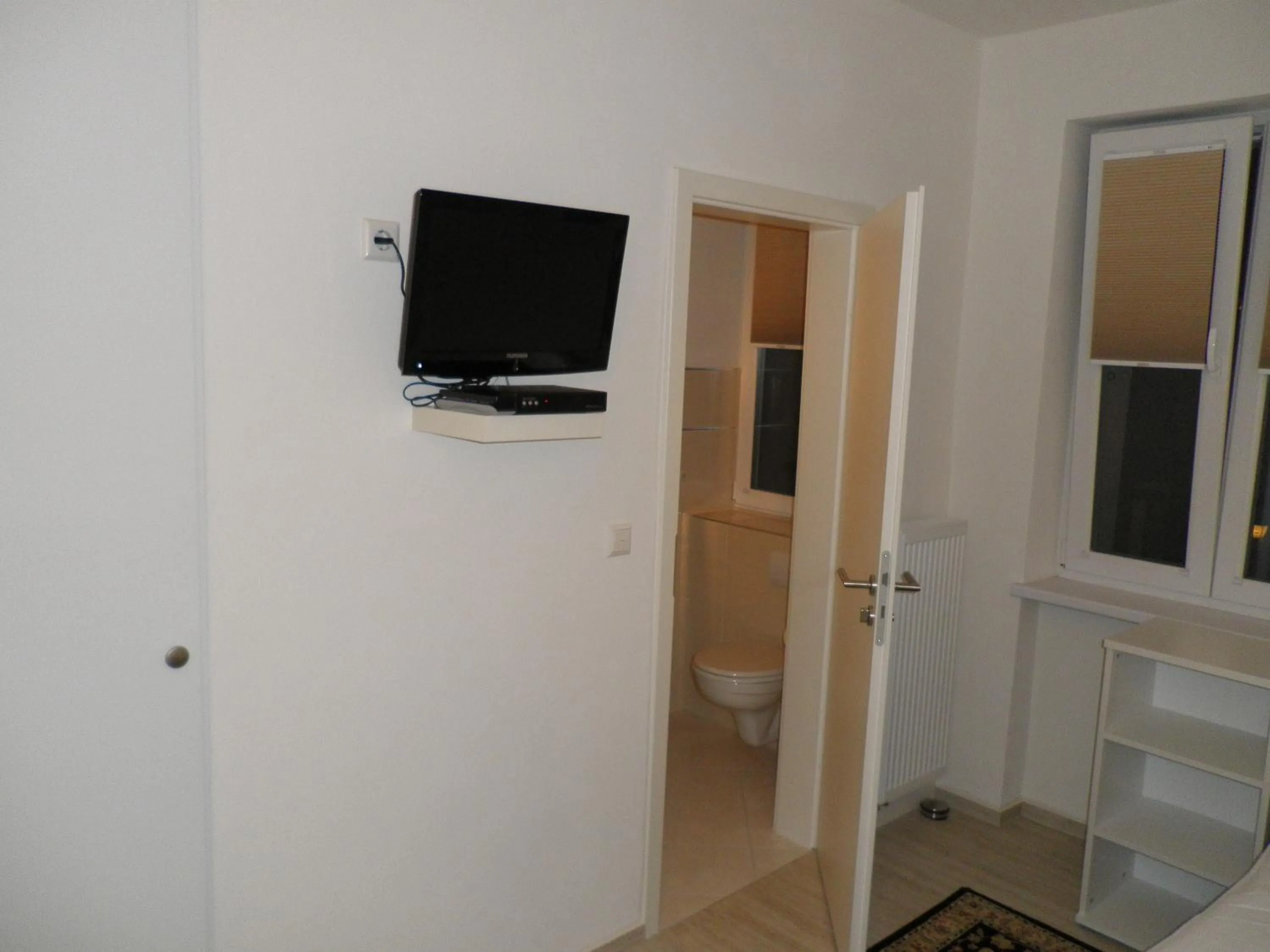 TV and multimedia in Astra Hotel