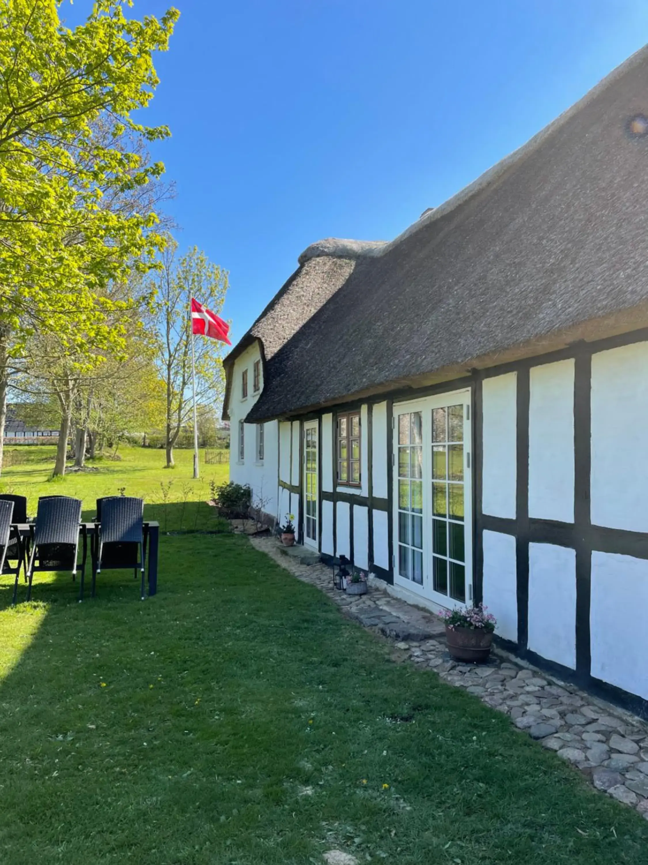 Three-Bedroom Apartment in Baekgaarden 3 rooms Apartment - old farm house Three-Bedroom Apartment in Baekgaarden 3 rooms Apartment - old farm house