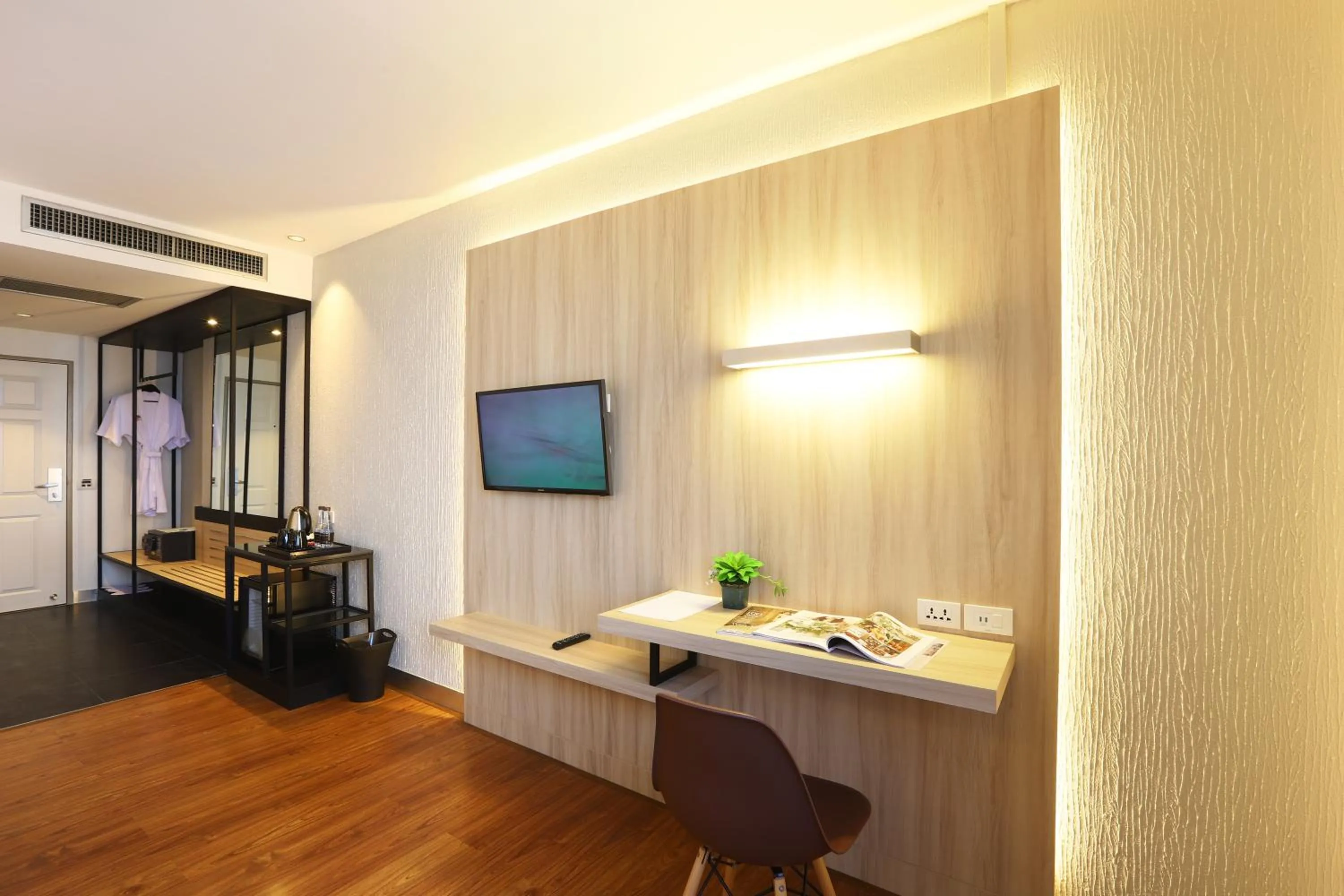 Lee Gardens Plaza Hotel - SHA Plus