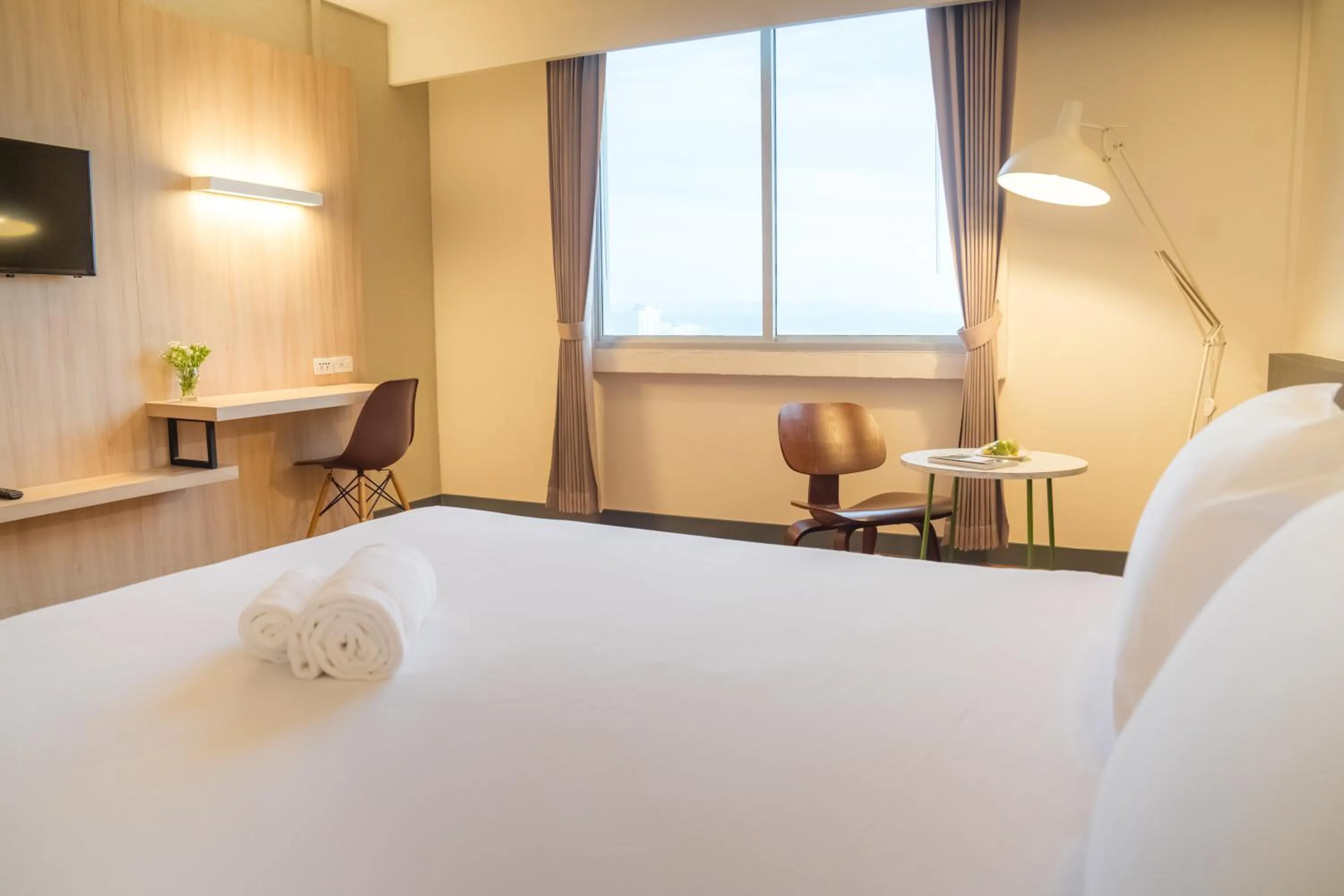 Bed in Lee Gardens Plaza Hotel - SHA Plus