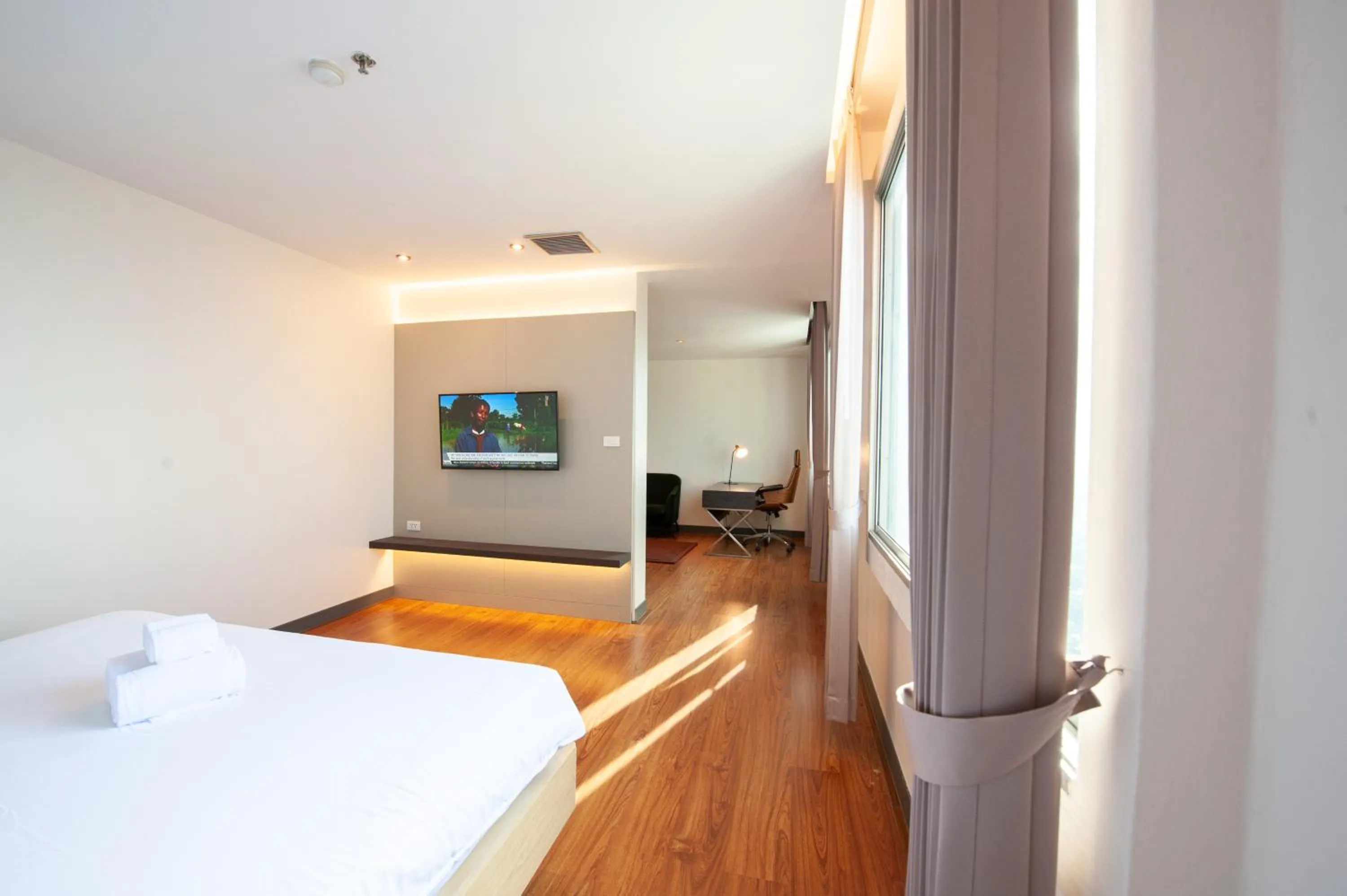 Bed in Lee Gardens Plaza Hotel - SHA Plus