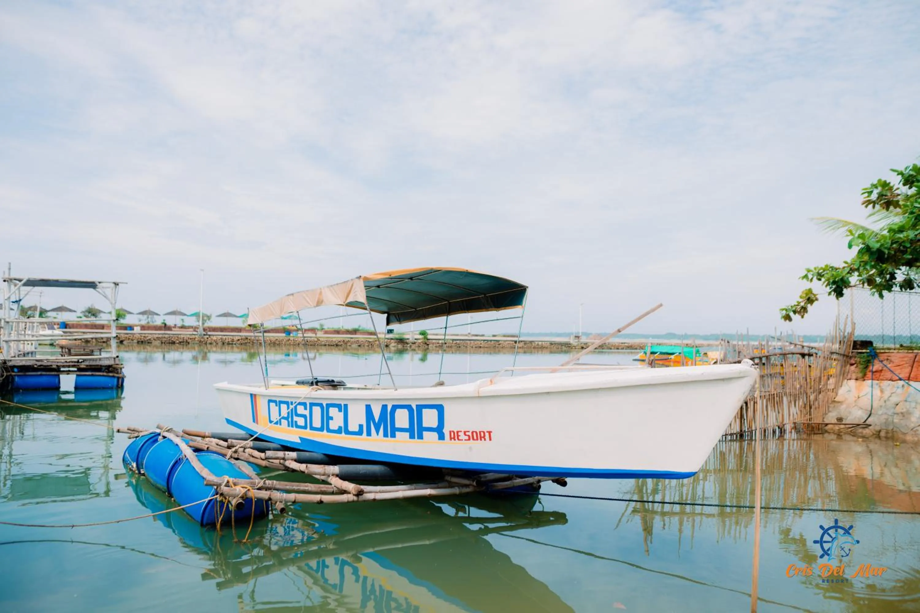 Cris Del Mar Resort