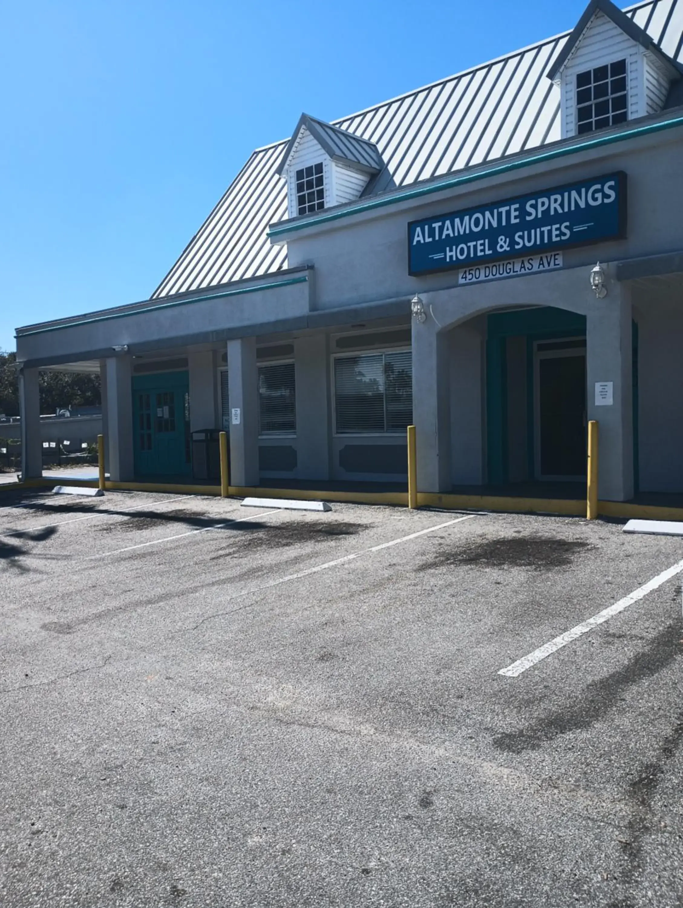 Property building in Altamonte Springs Hotel and Suites Property building in Altamonte Springs Hotel and Suites