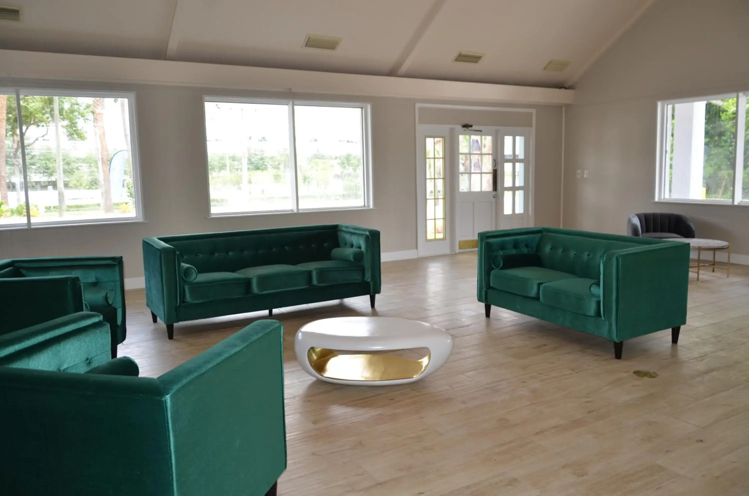 Property building in Altamonte Springs Hotel and Suites Property building in Altamonte Springs Hotel and Suites