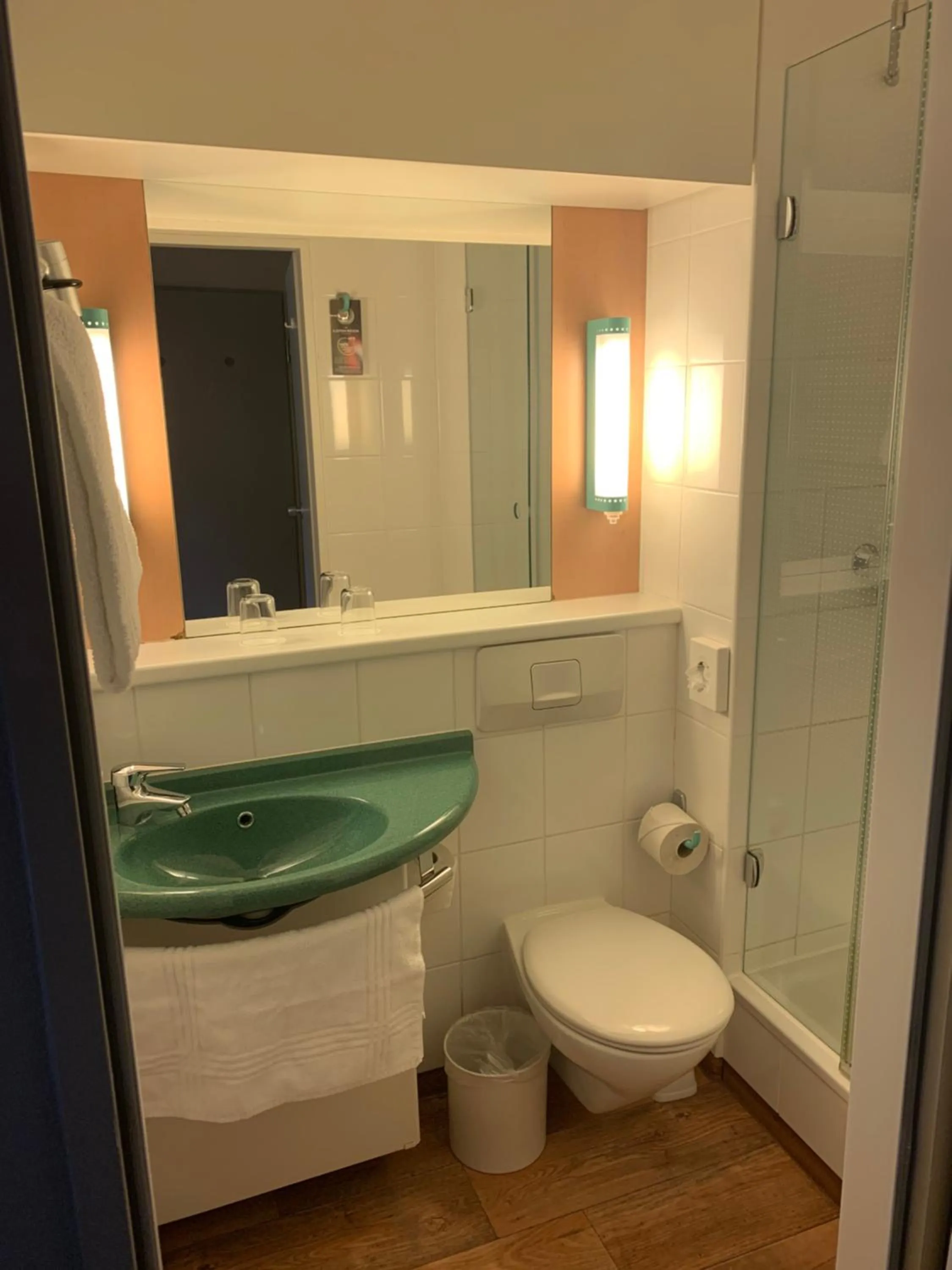 Bathroom in ibis Aachen Marschiertor - Aix-la-Chapelle