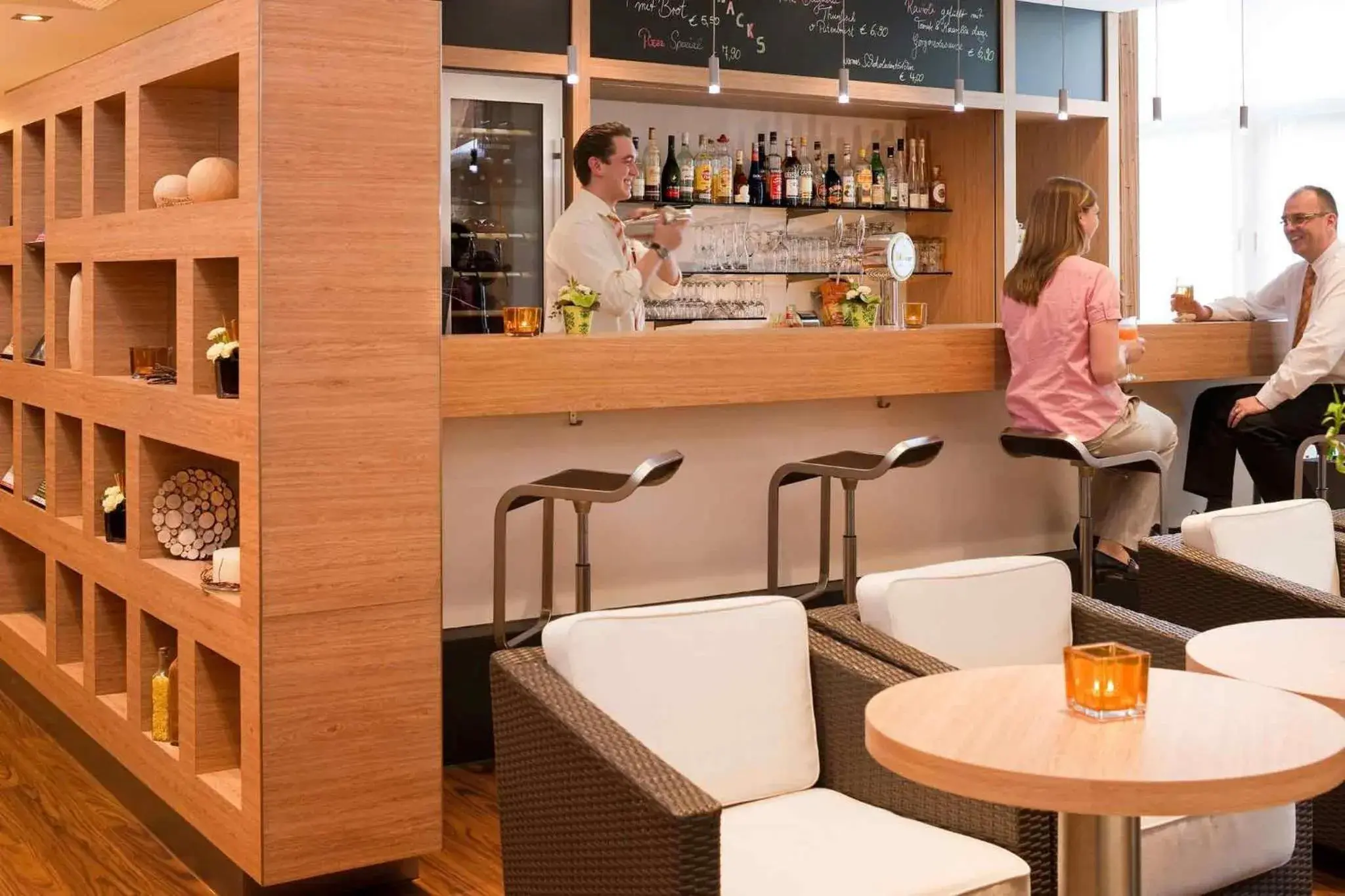 Lounge or bar in ibis Aachen Marschiertor - Aix-la-Chapelle Lounge or bar in ibis Aachen Marschiertor - Aix-la-Chapelle