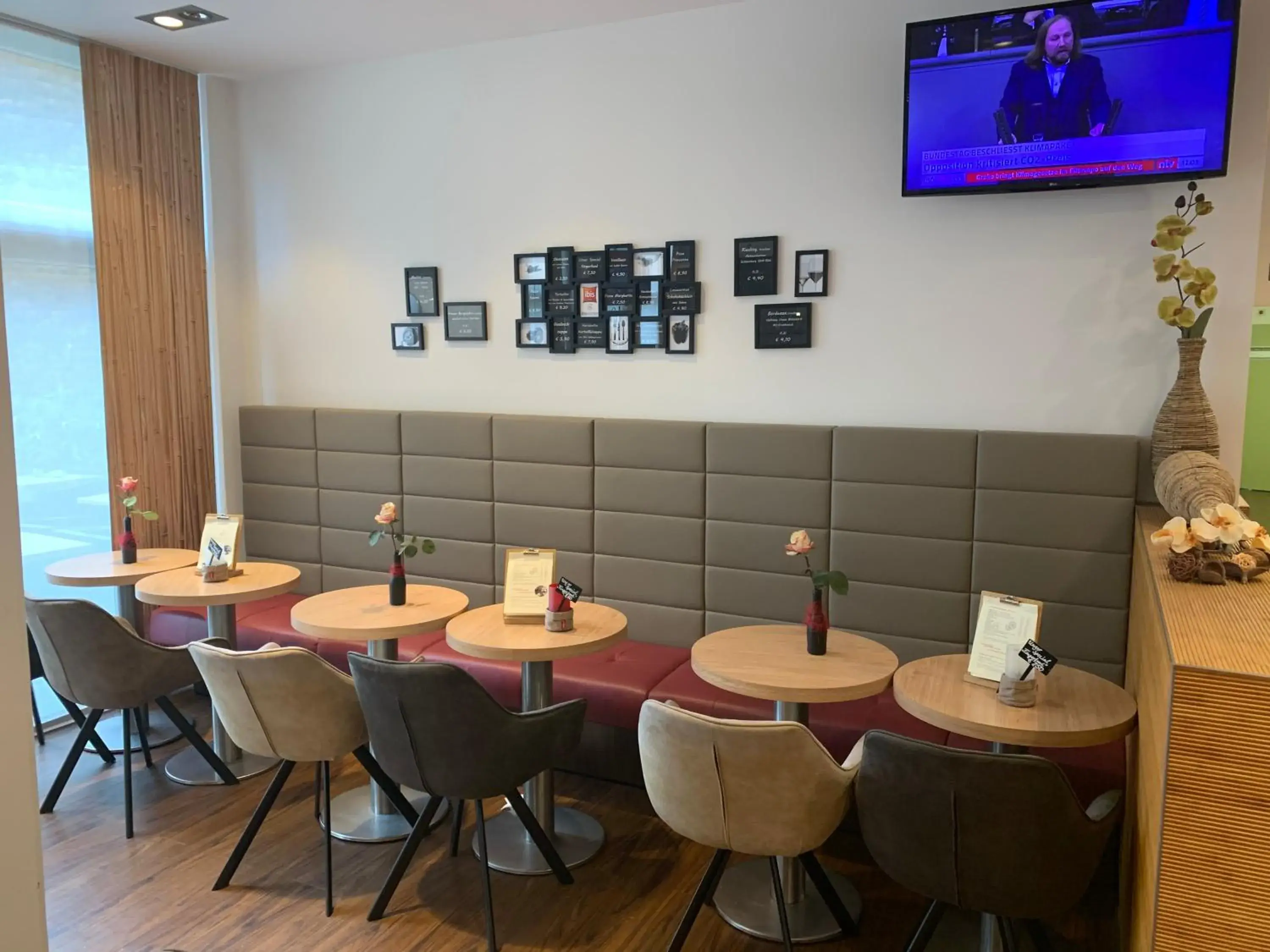 Restaurant/places to eat in ibis Aachen Marschiertor - Aix-la-Chapelle Restaurant/places to eat in ibis Aachen Marschiertor - Aix-la-Chapelle