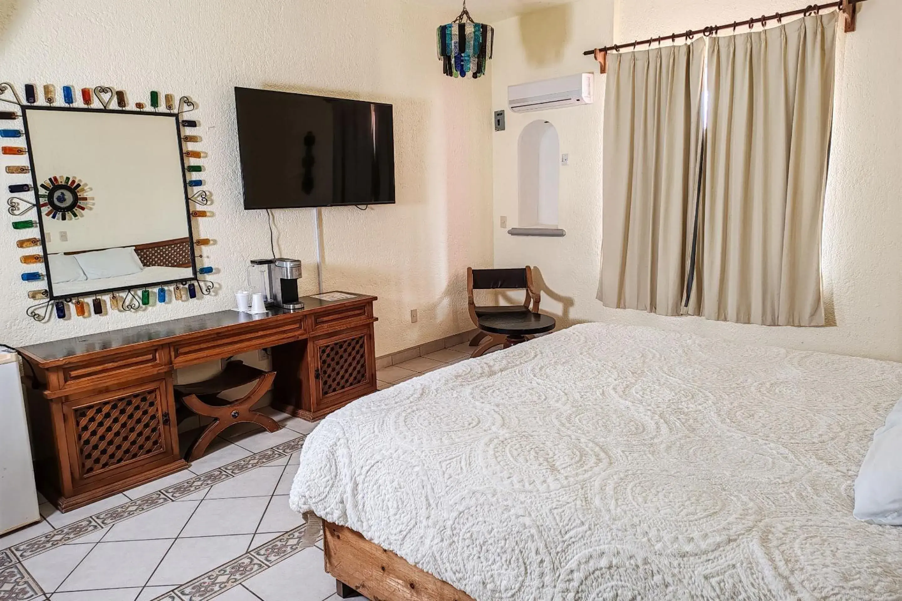 Bed in The Halfway Inn Bed in The Halfway Inn