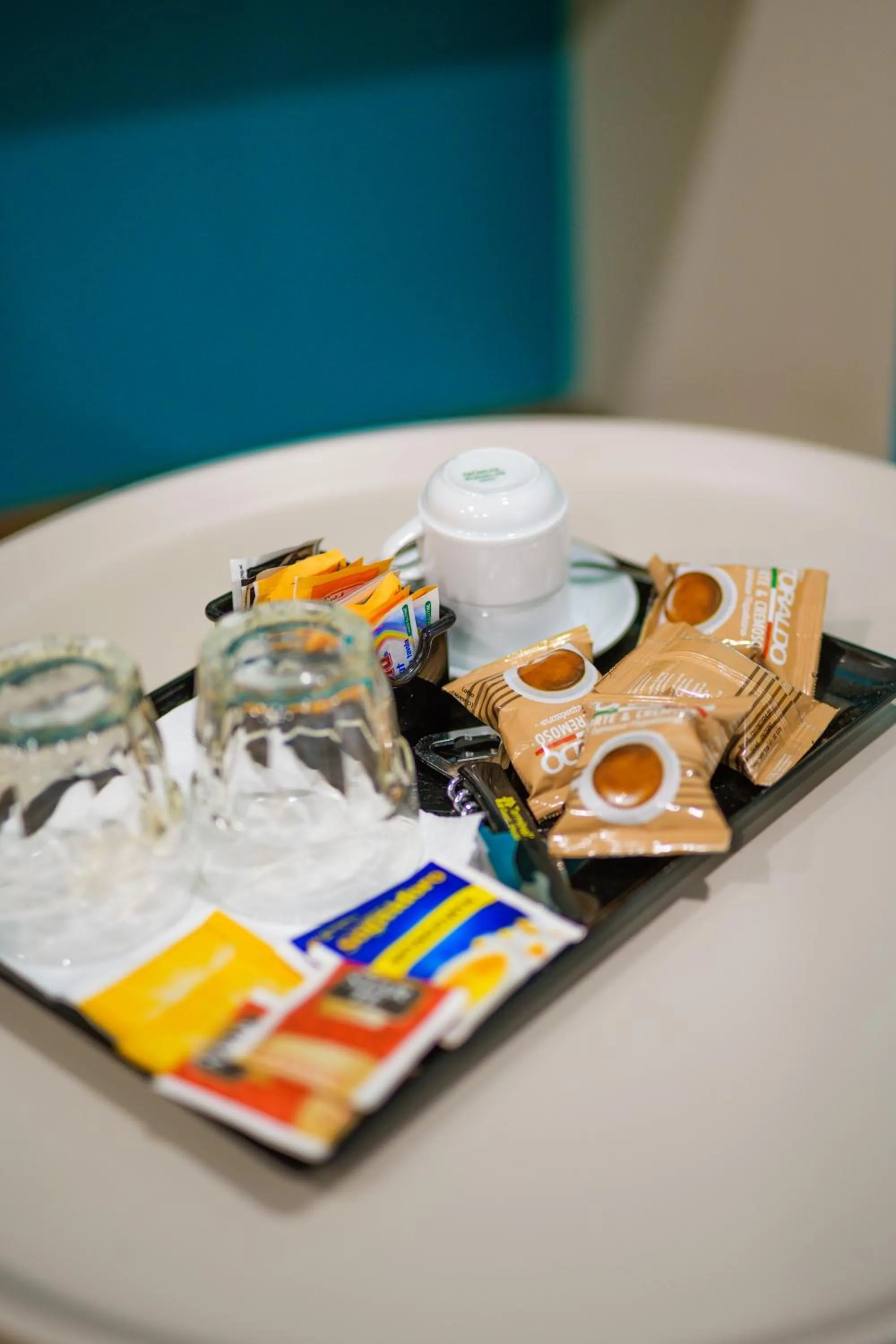 Coffee/tea facilities in Terminal 1 Guest House