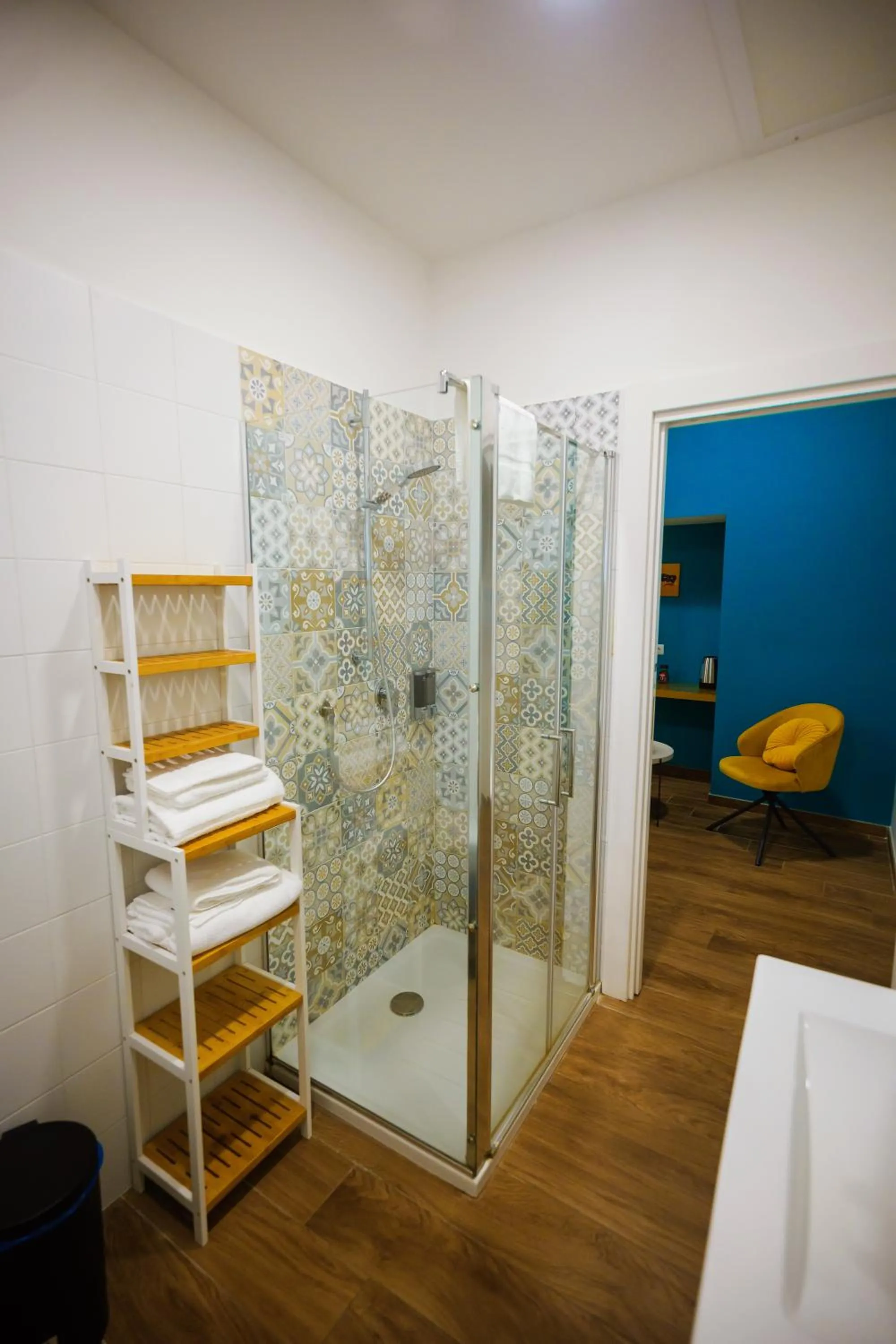 Shower in Terminal 1 Guest House