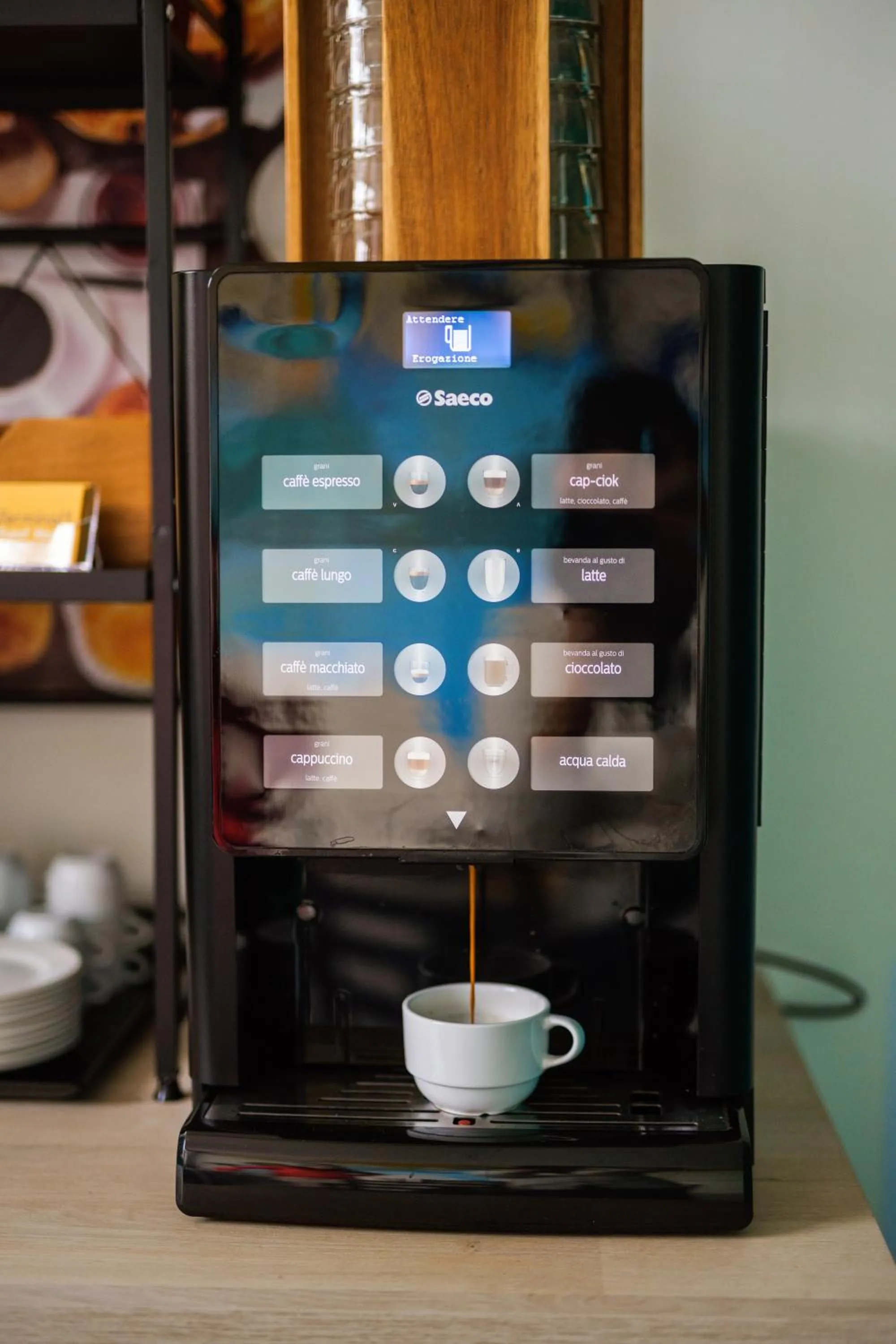 Coffee/tea facilities in Terminal 1 Guest House