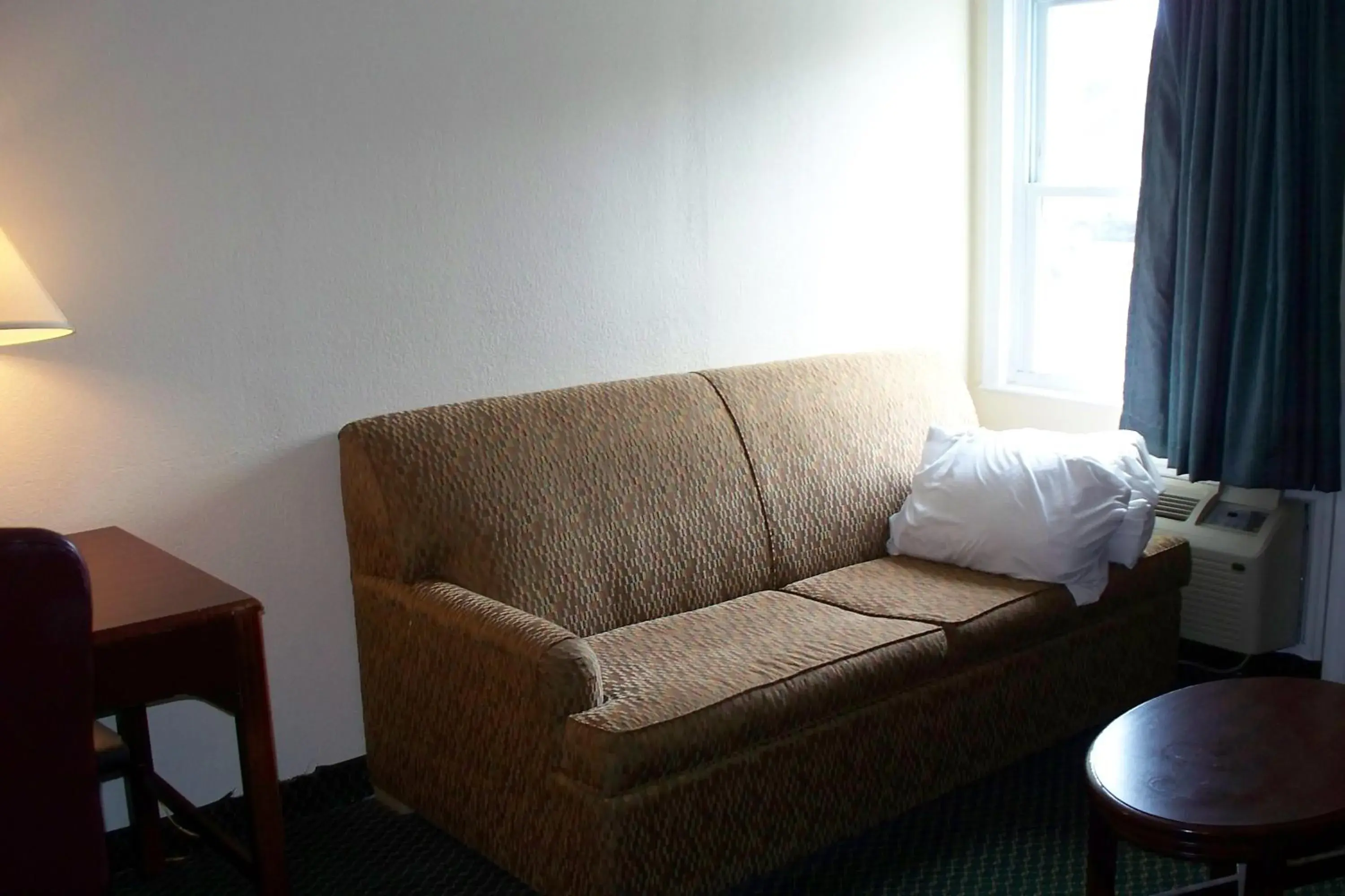 Day in Budget Inn & Suites Day in Budget Inn & Suites