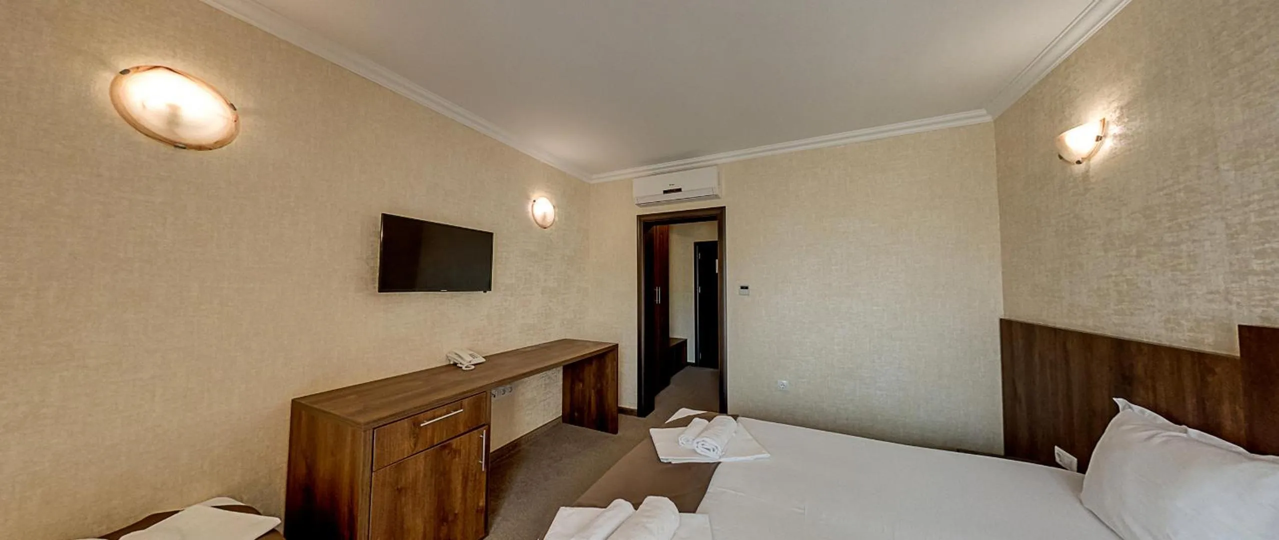 Photo of the whole room in Hotel Pautalia