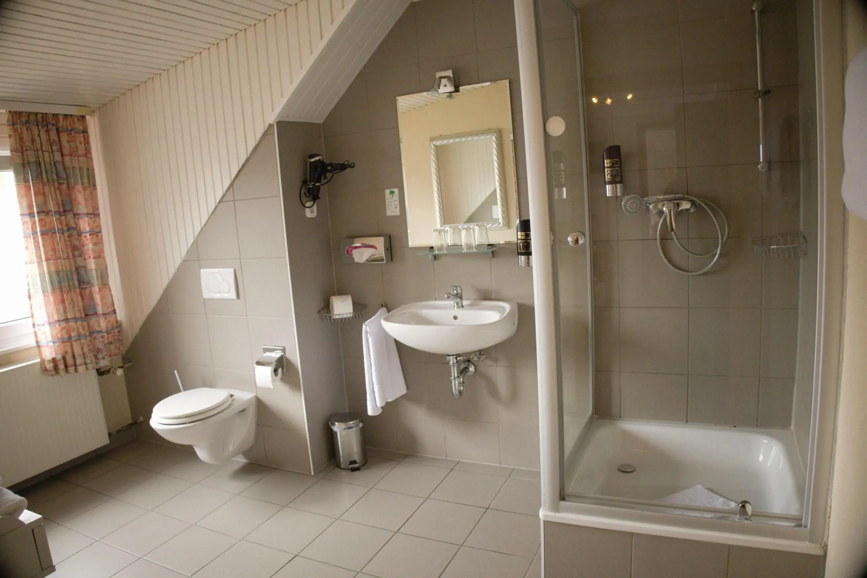Quadruple Room with Private Bathroom in Hotel Grütering Quadruple Room with Private Bathroom in Hotel Grütering