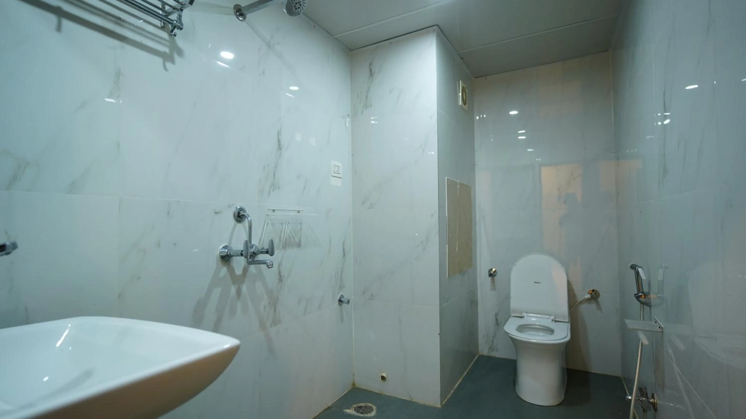 Bathroom in New Hotel Suhail