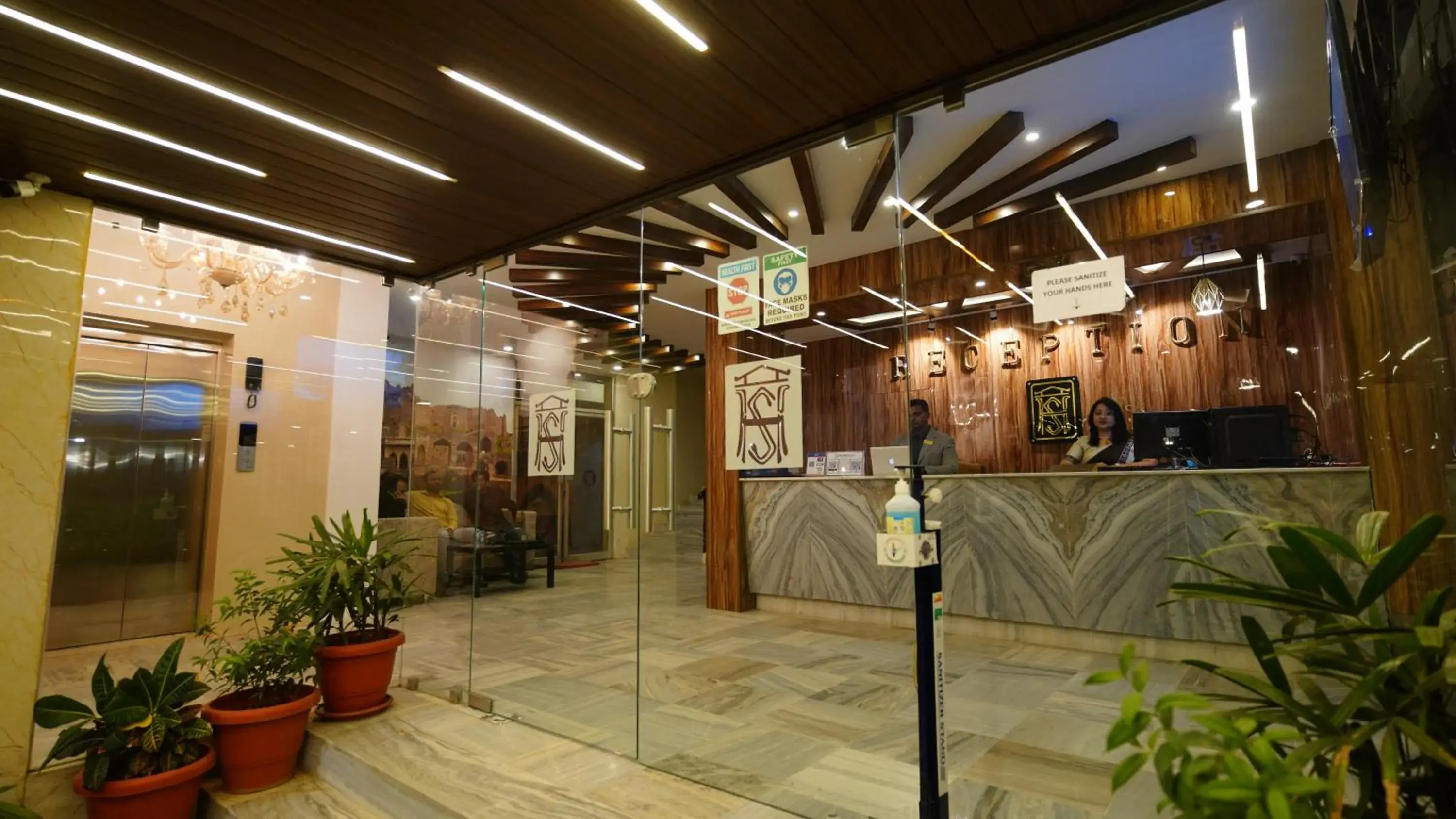 Facade/entrance in New Hotel Suhail Facade/entrance in New Hotel Suhail