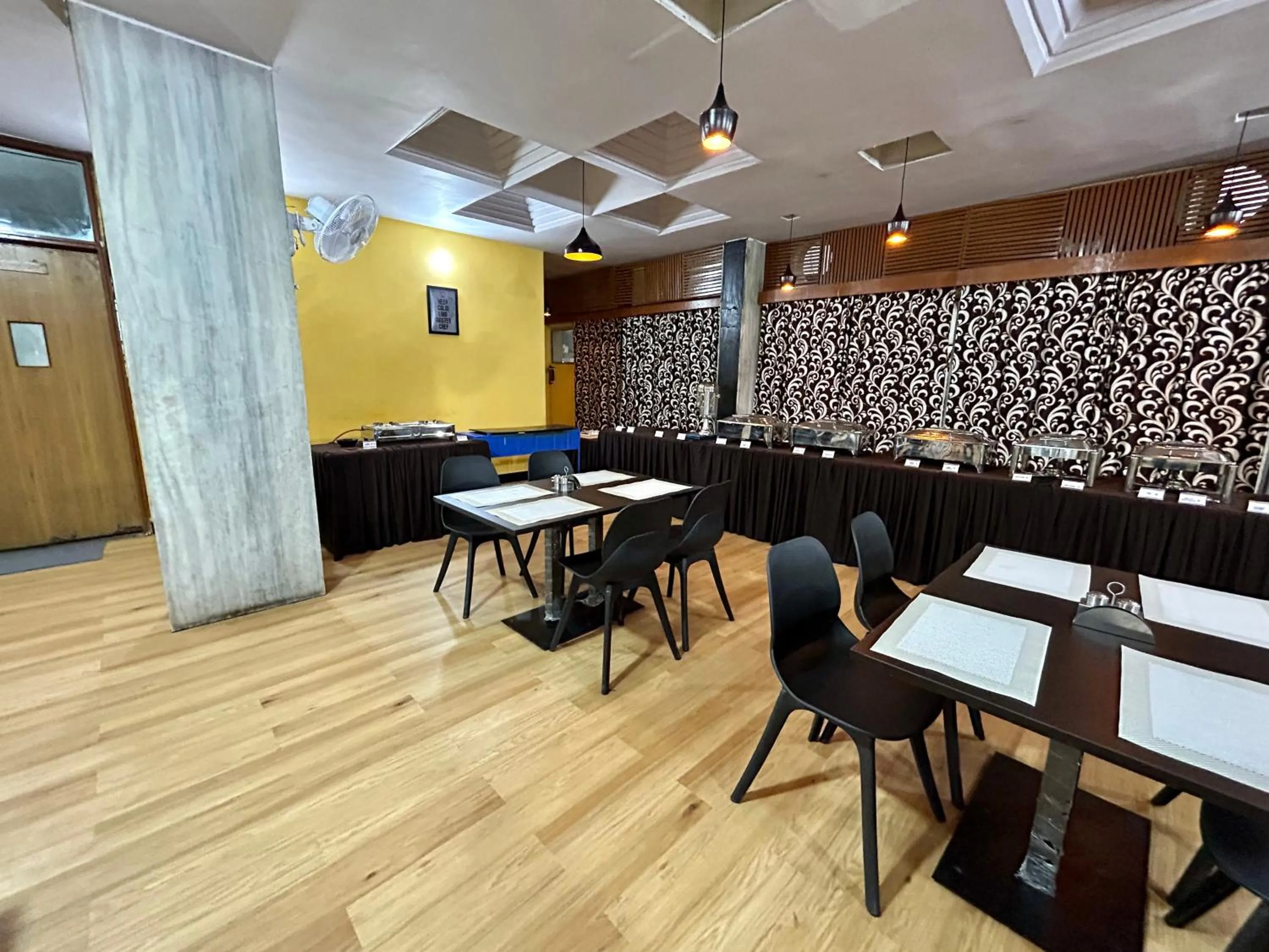 Buffet breakfast in New Hotel Suhail