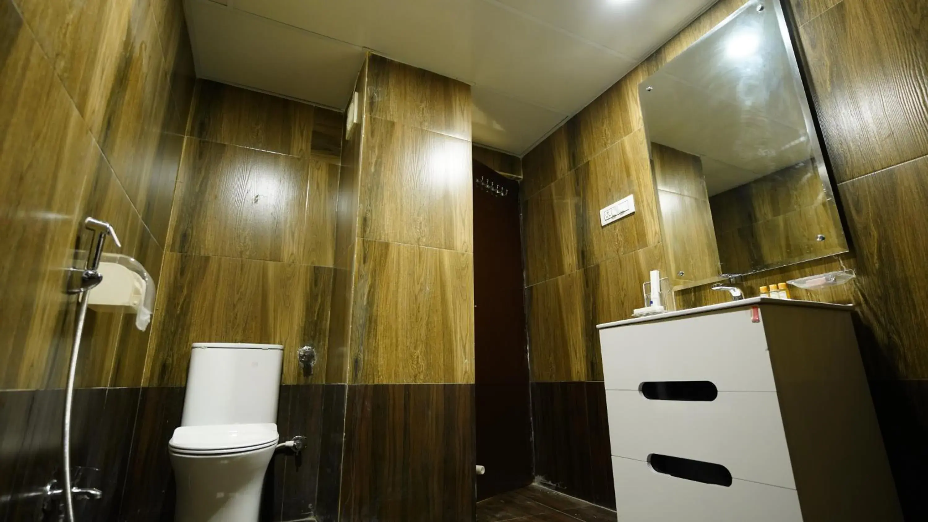 Bathroom in New Hotel Suhail Bathroom in New Hotel Suhail