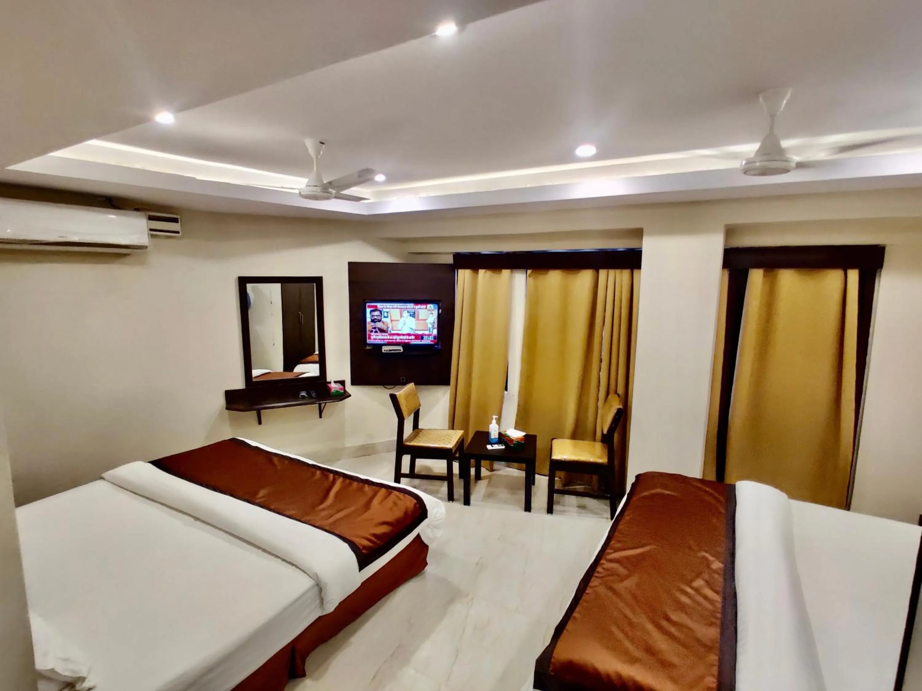 TV and multimedia, Bed in New Hotel Suhail