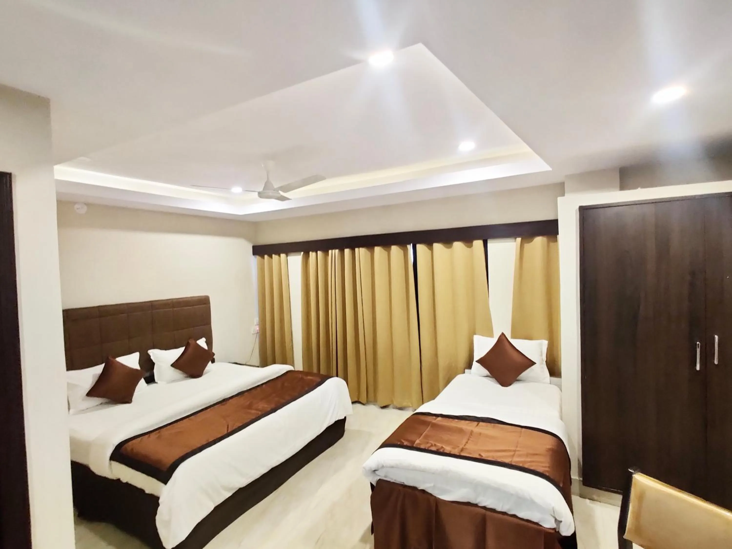 Bed in New Hotel Suhail