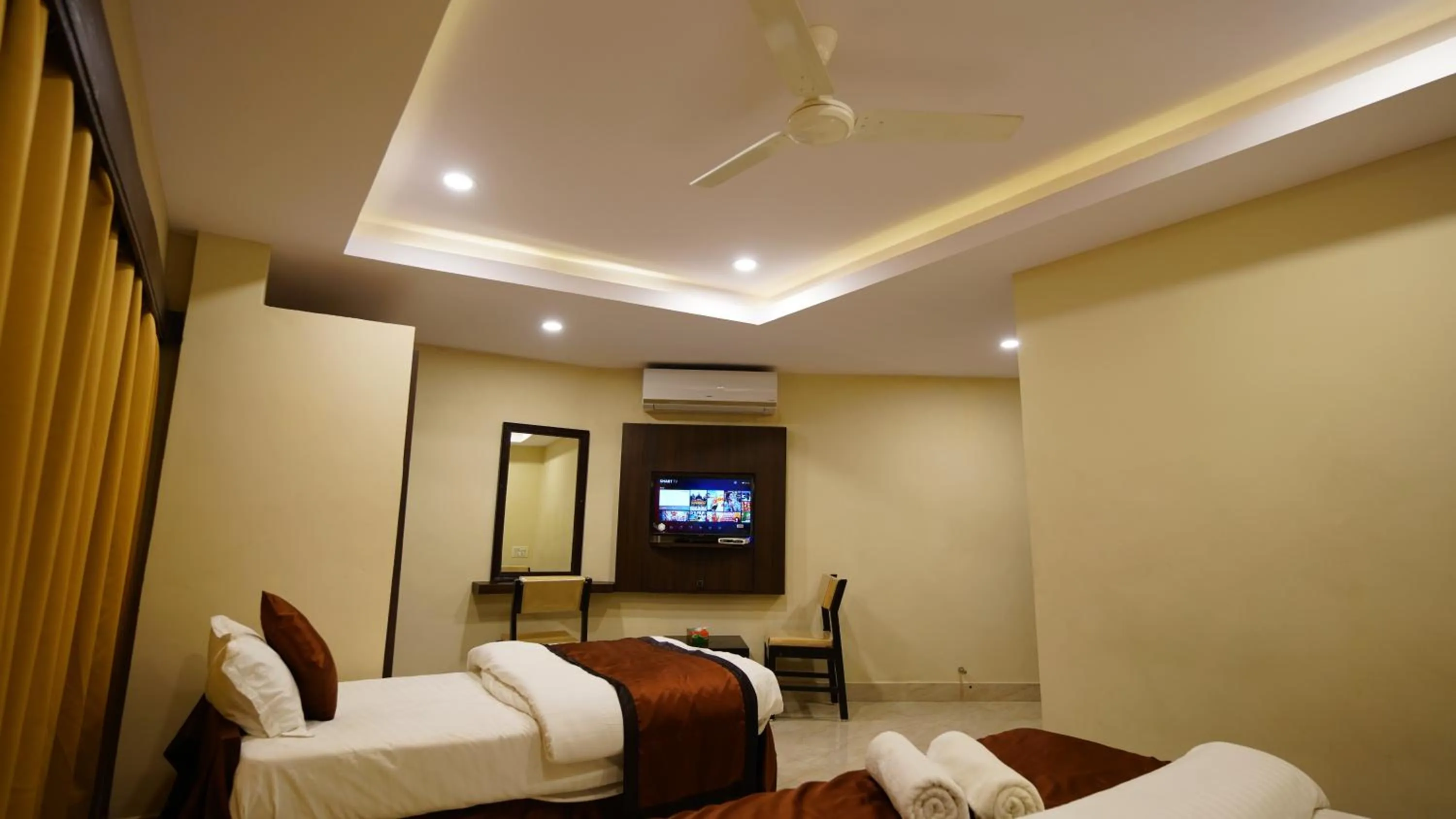 Bed in New Hotel Suhail