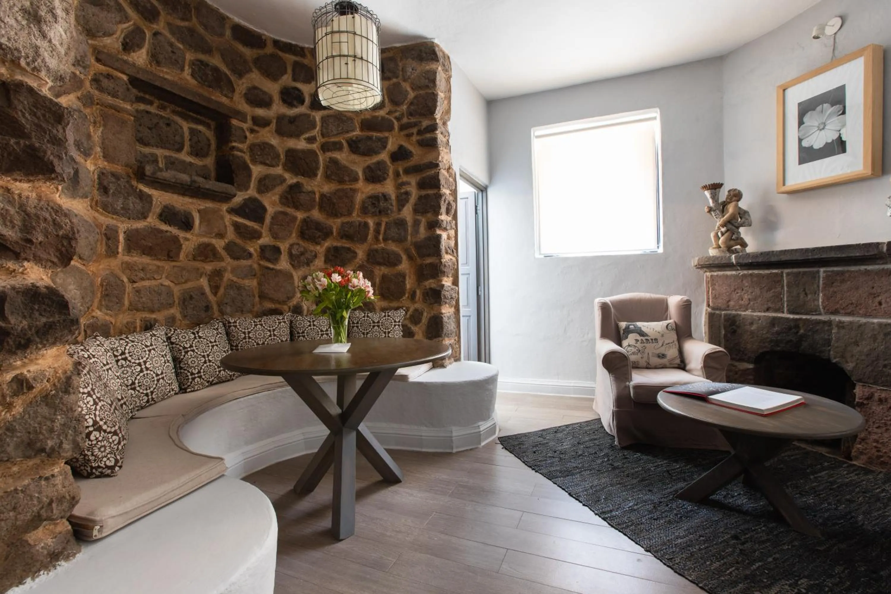 Seating area in Hotel Boutique El Palomar