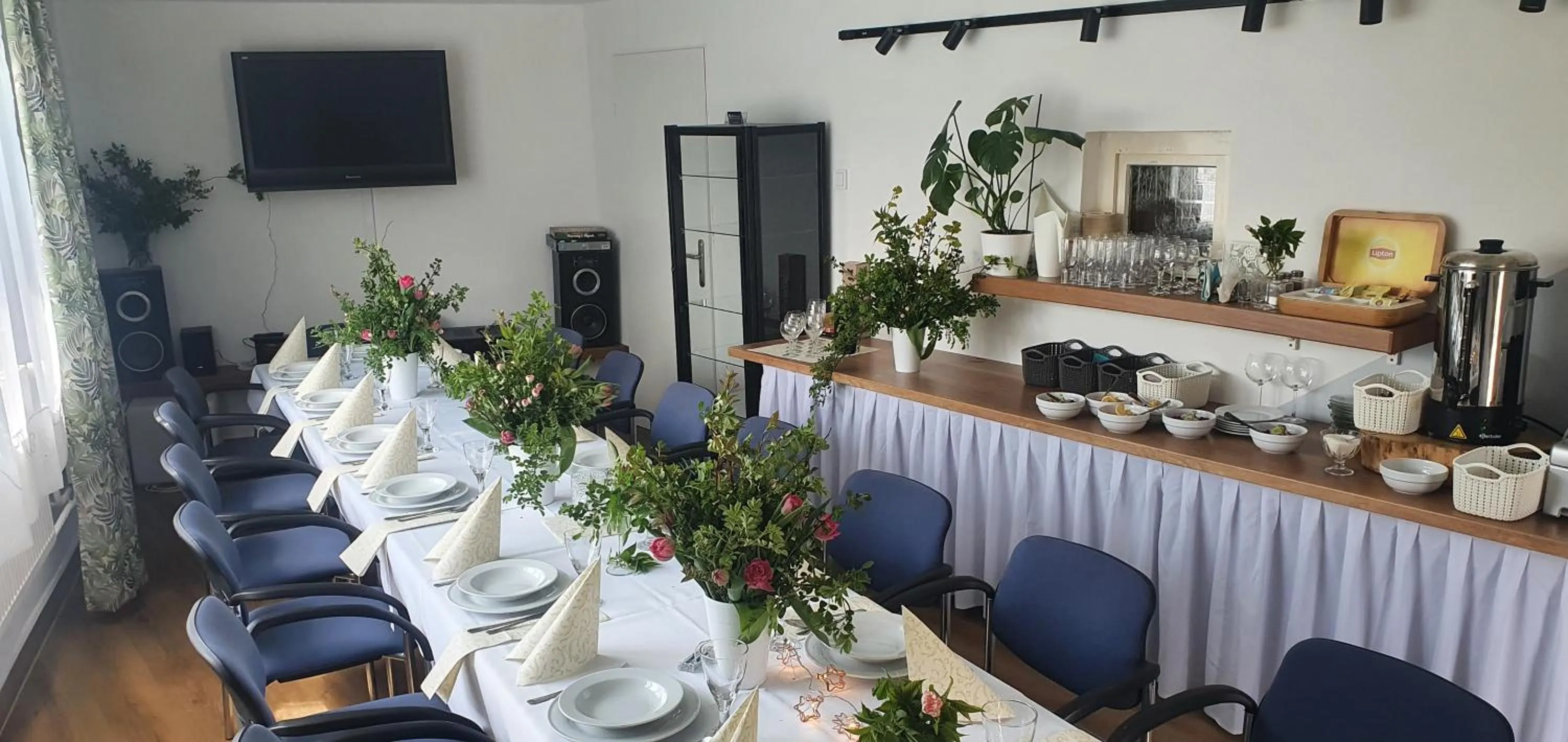 Restaurant/places to eat in Willa Biały Domek