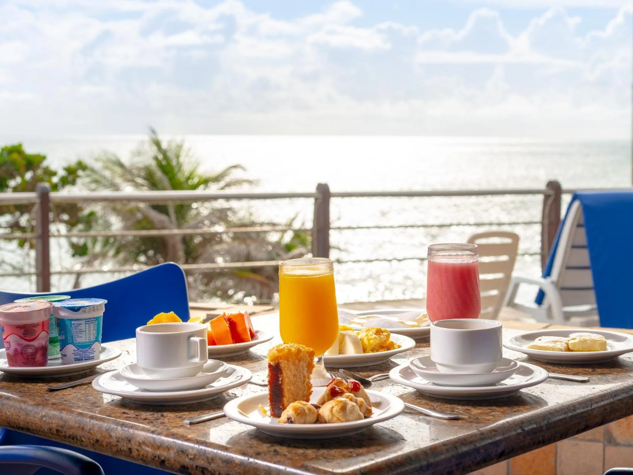 Breakfast in Happy Hotel Praia Azul