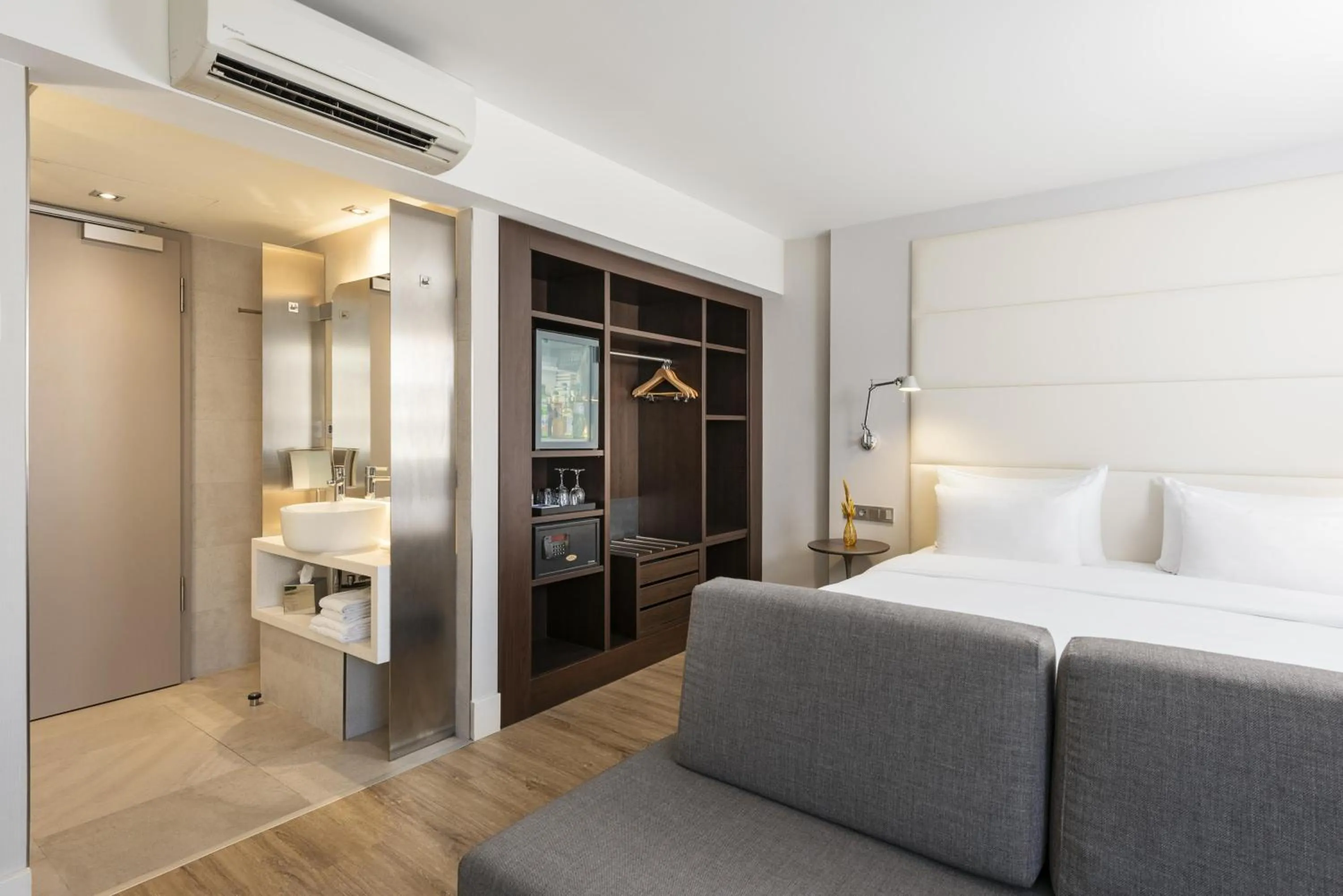 Bedroom, Bed in NH Hamburg Mitte