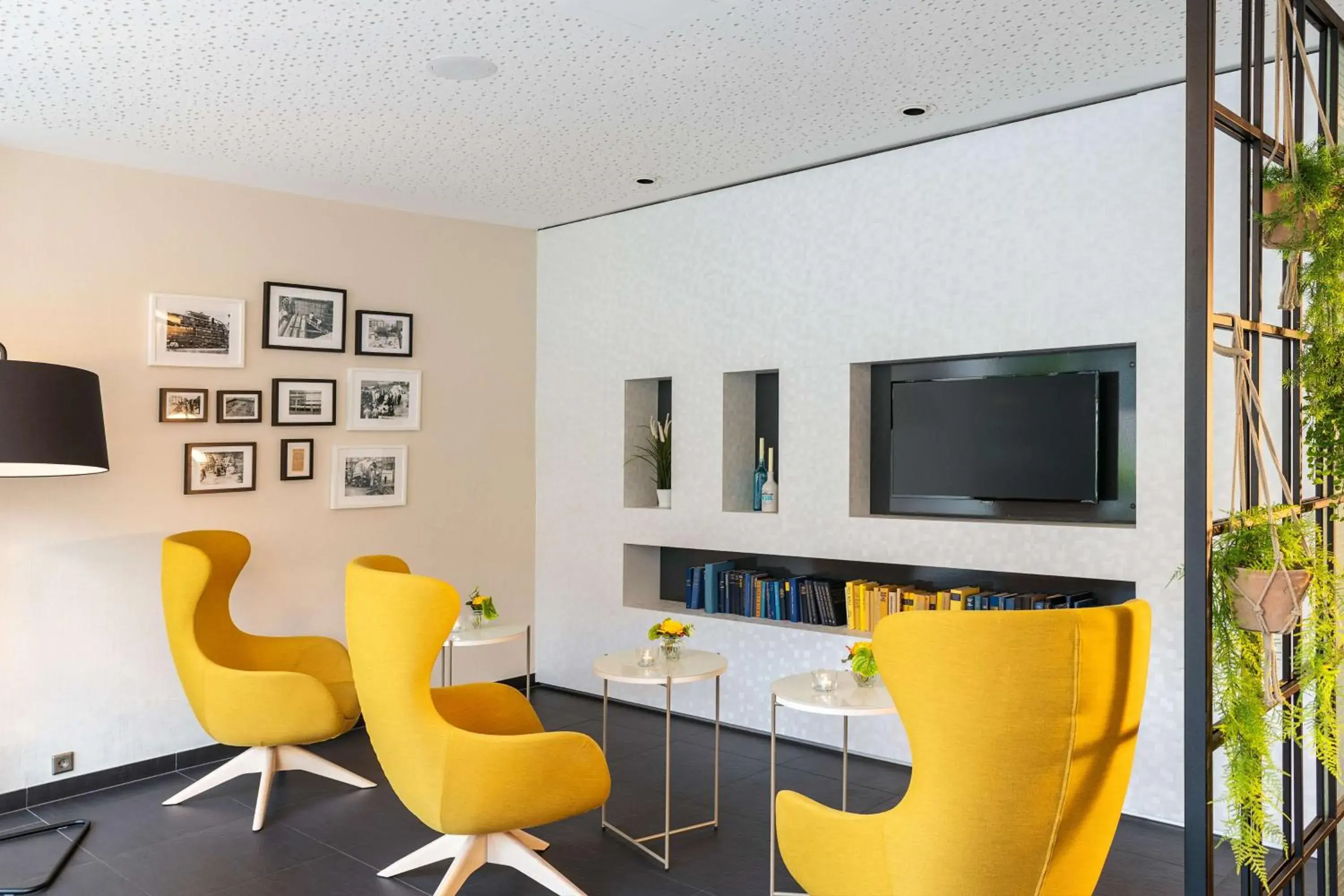 Lobby or reception in NH Hamburg Mitte Lobby or reception in NH Hamburg Mitte