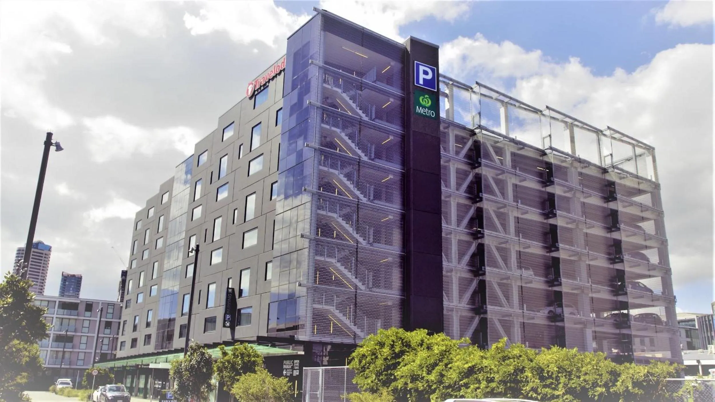 Parking in Travelodge Hotel Auckland Wynyard Quarter
