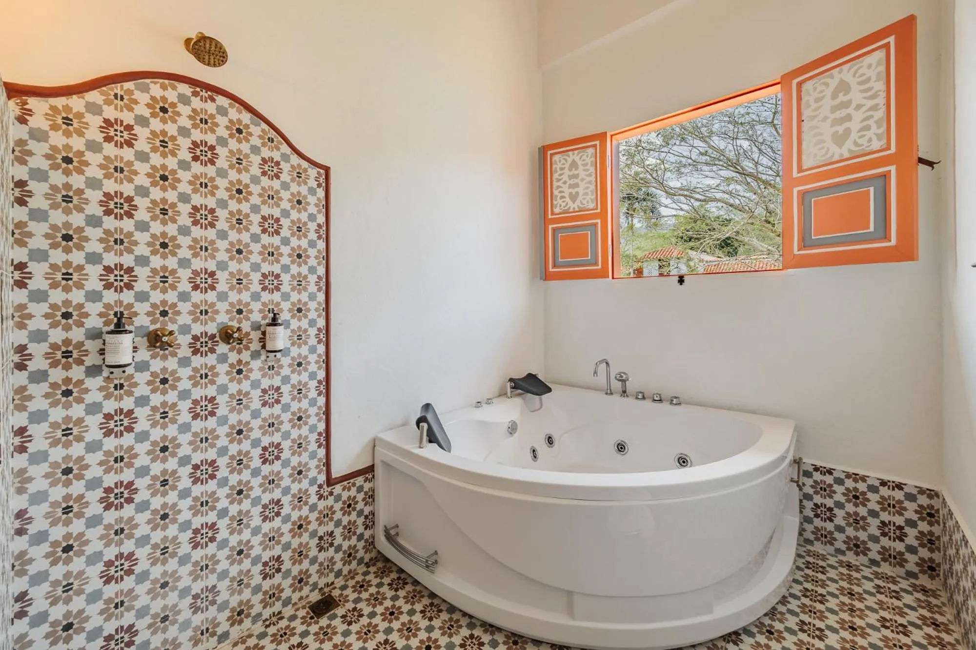 Hot Tub in Hotel Boutique Fundadores en Cauca Viejo