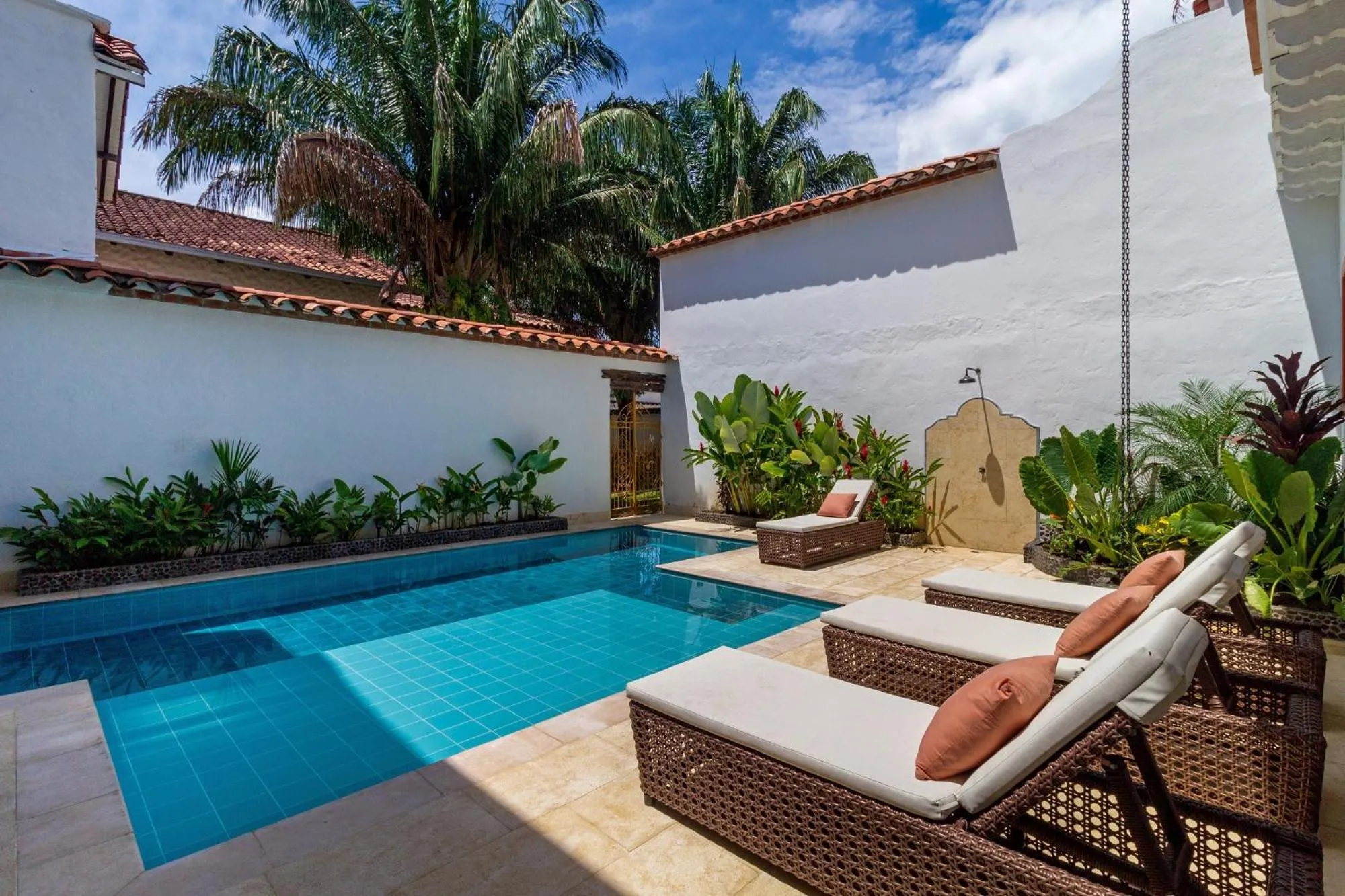 Swimming pool in Hotel Boutique Fundadores en Cauca Viejo