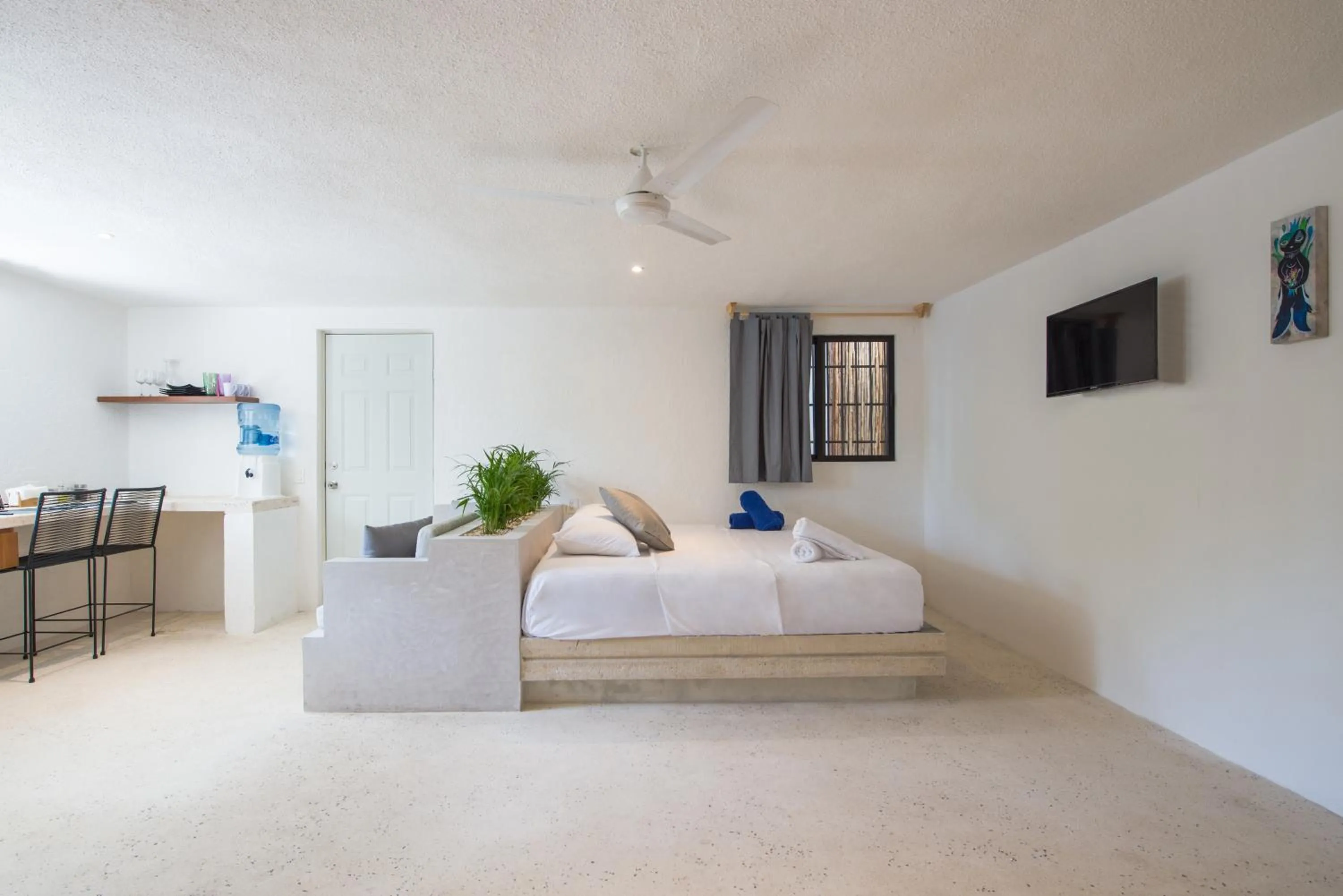 Photo of the whole room, Bed in Art Studios