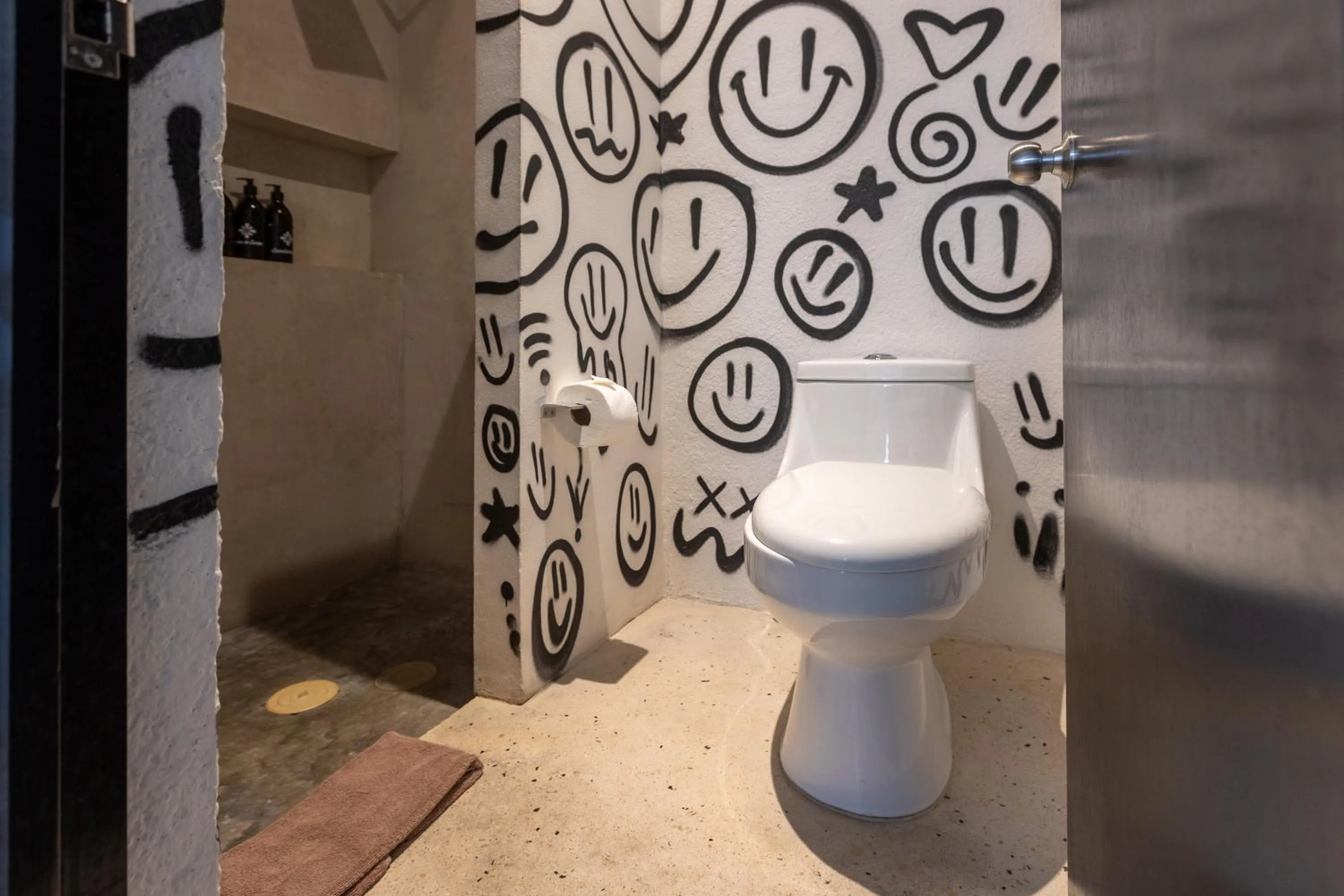 Toilet in Art Studios