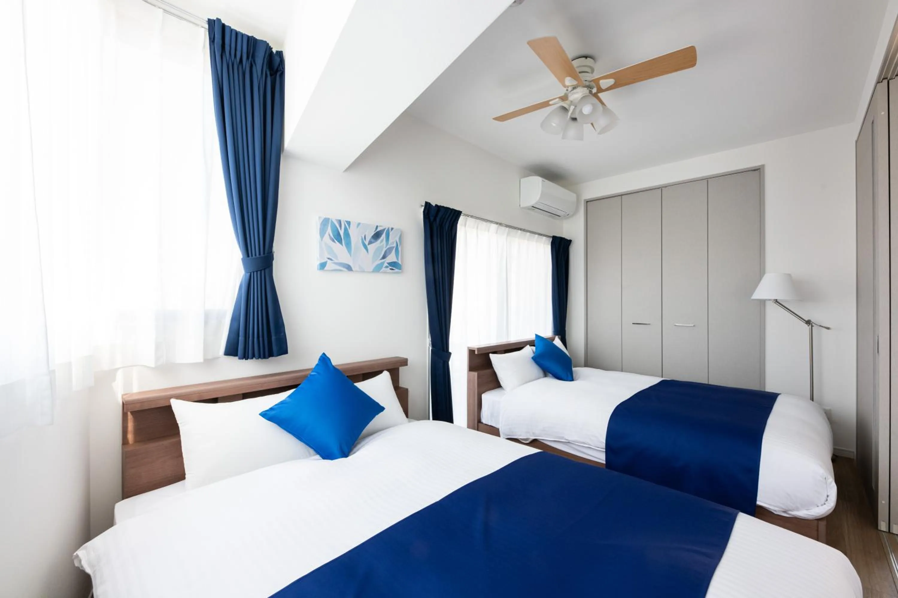 Photo of the whole room, Bed in Grand Inn Canalside