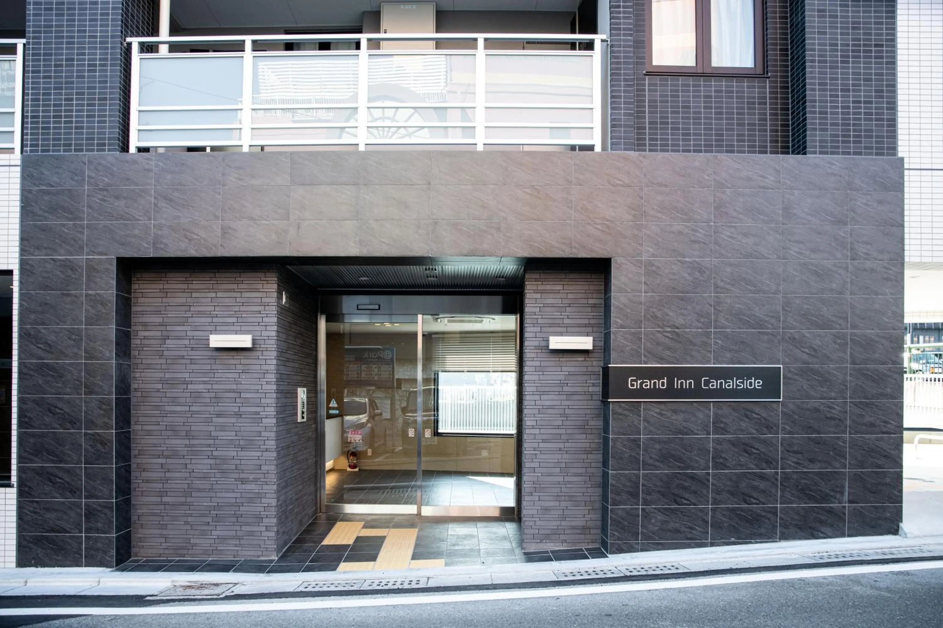 Facade/entrance in Grand Inn Canalside