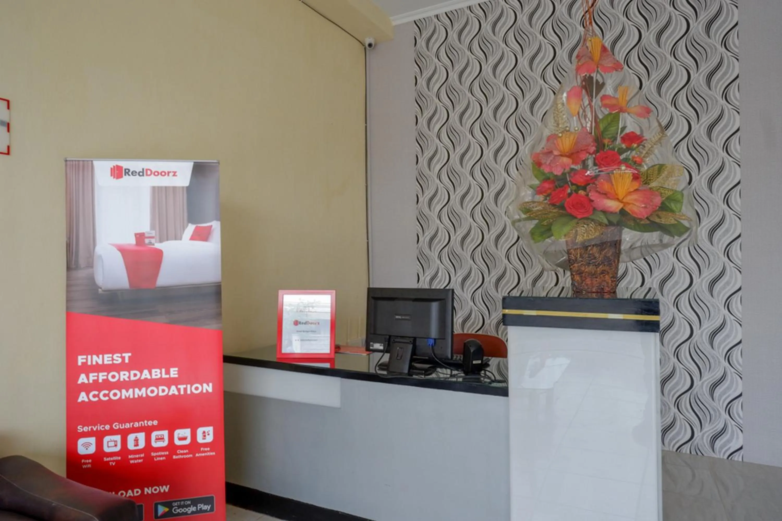 RedDoorz near Graha Saba Buana Solo