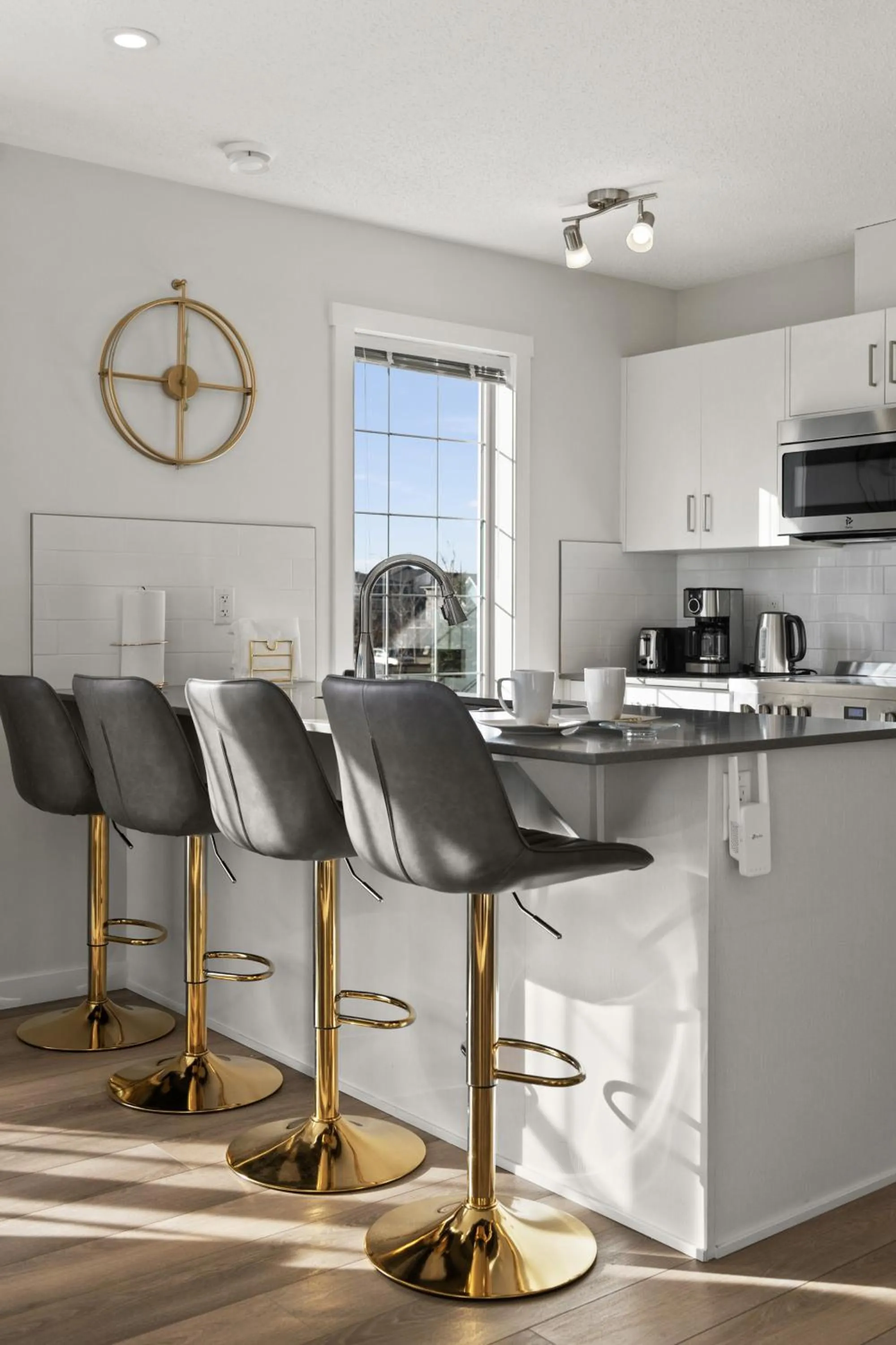 Kitchen or kitchenette in GLOBALSTAY New Apartments in Cranbrook Free street parking